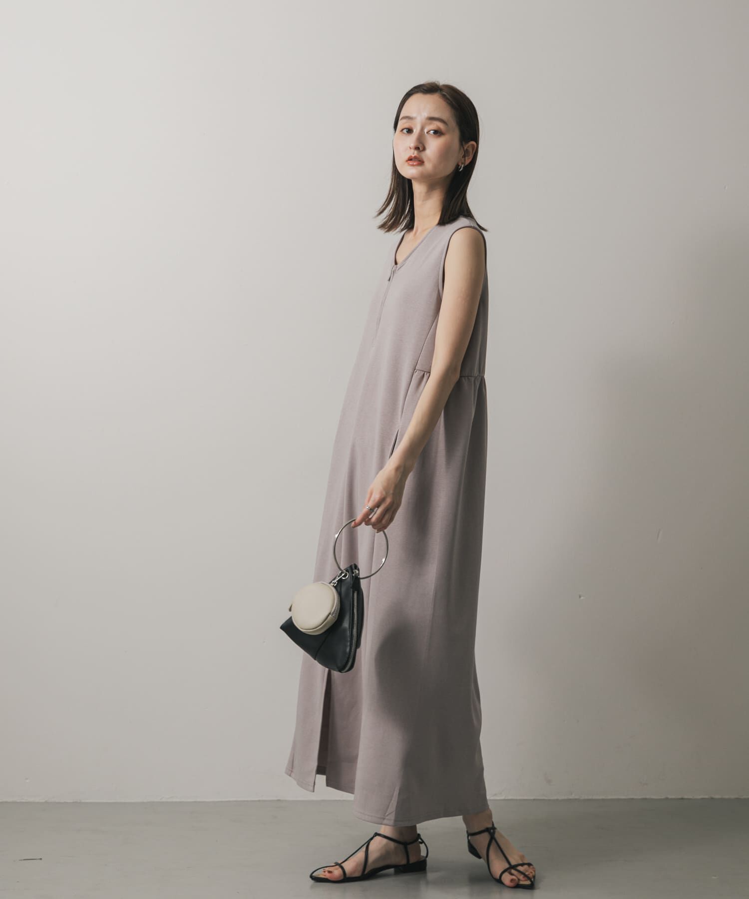SENSE OF PLACE by URBAN RESEARCH「ZIPVネックカットワンピース」|ワンピース|