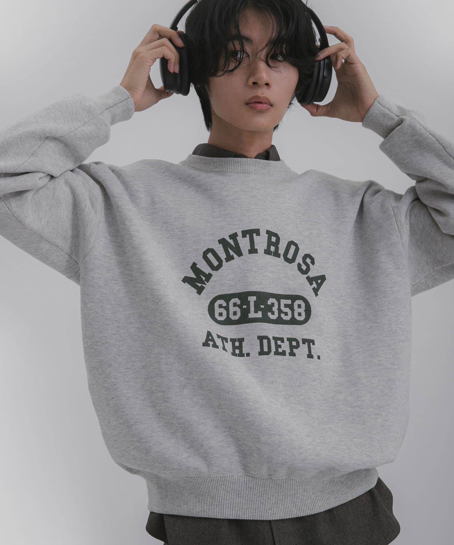 SENSE OF PLACE by URBAN RESEARCH「スウェットライクカレッジロゴニット」|ニット・セーター|グレー