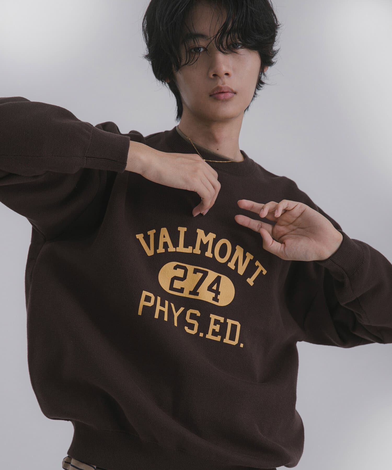 SENSE OF PLACE by URBAN RESEARCH「スウェットライクカレッジロゴニット」|ニット・セーター|ブラウン