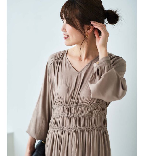 le.coeur blanc「シャーリングVネックワンピース」|ワンピース|