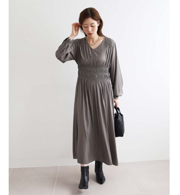 le.coeur blanc「シャーリングVネックワンピース」|ワンピース|