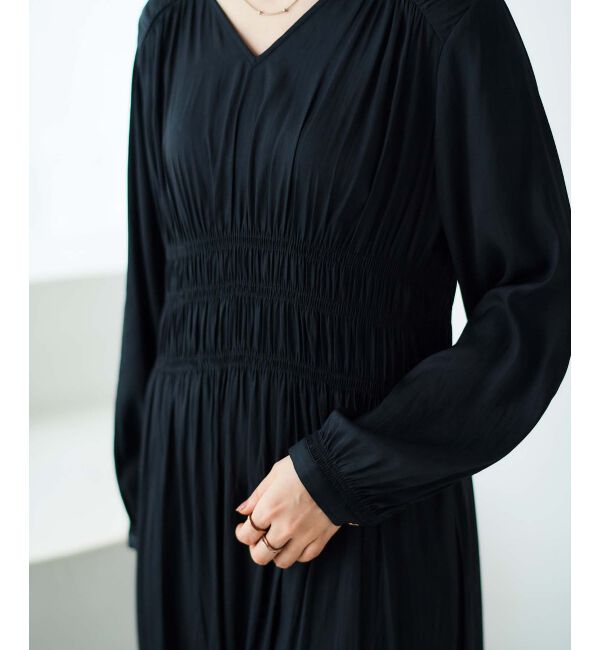 le.coeur blanc「シャーリングVネックワンピース」|ワンピース|