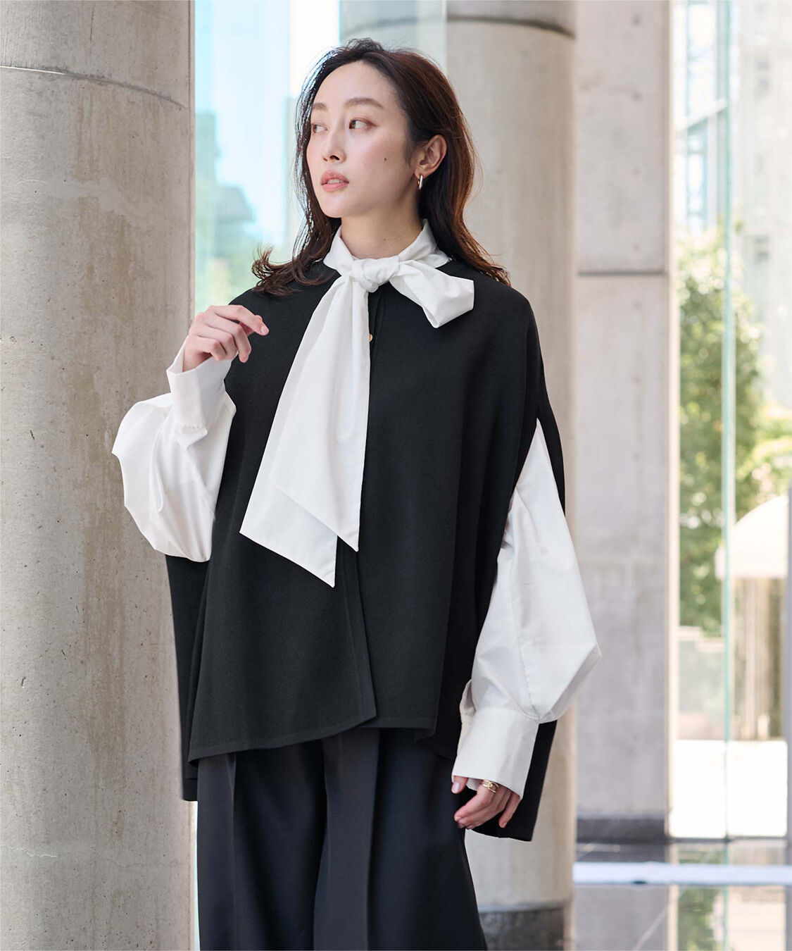 ur's「ゴールド釦ケープニットカーディガン」|カーディガン|ブラック