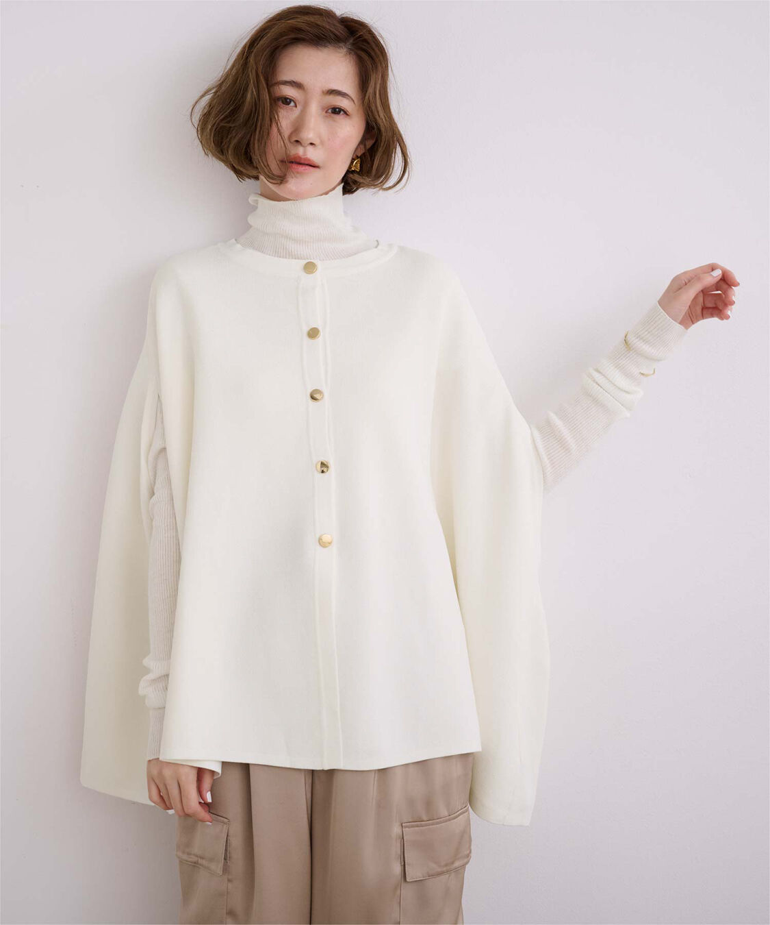 ur's「ゴールド釦ケープニットカーディガン」|カーディガン|