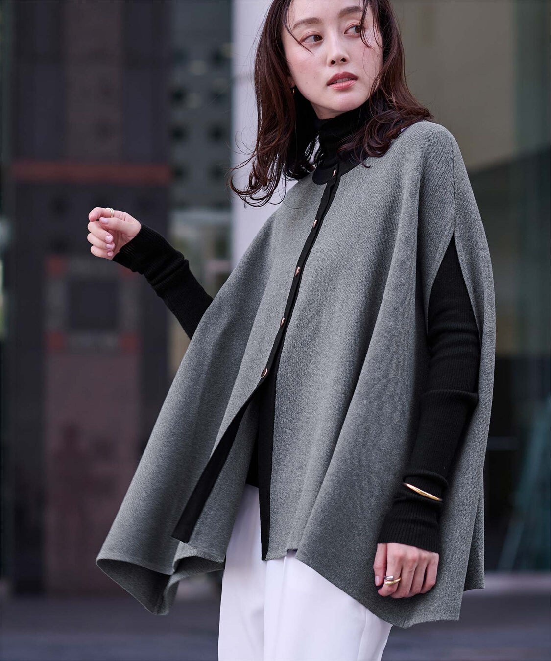 ur's「ゴールド釦ケープニットカーディガン」|カーディガン|