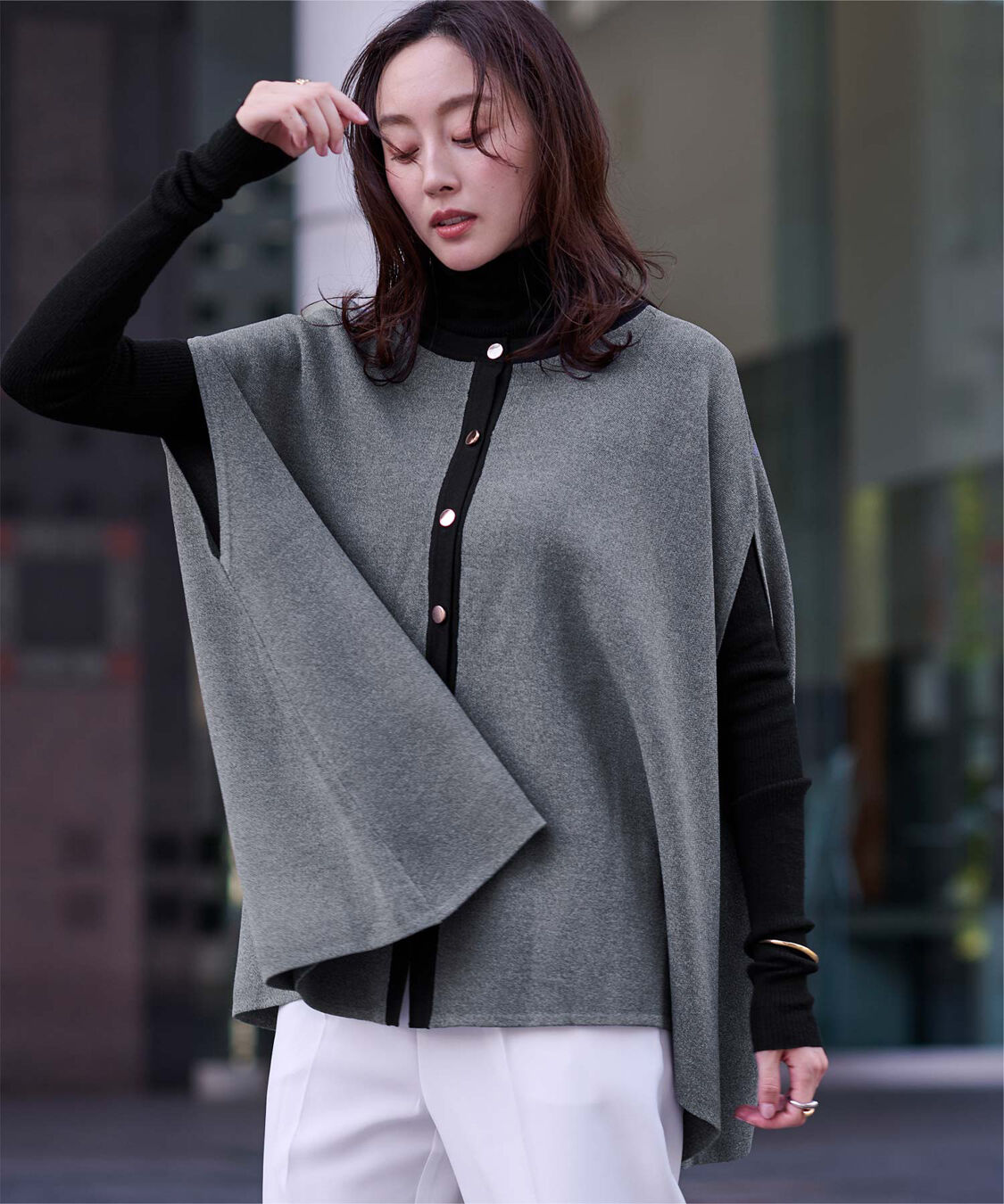 ur's「ゴールド釦ケープニットカーディガン」|カーディガン|