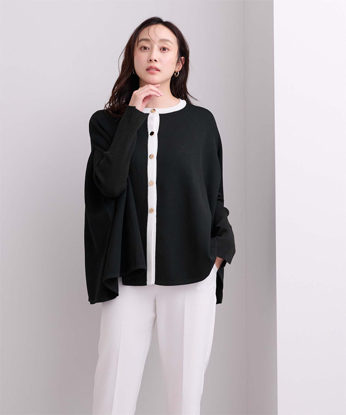 ur's「ゴールド釦ケープニットカーディガン」|カーディガン|