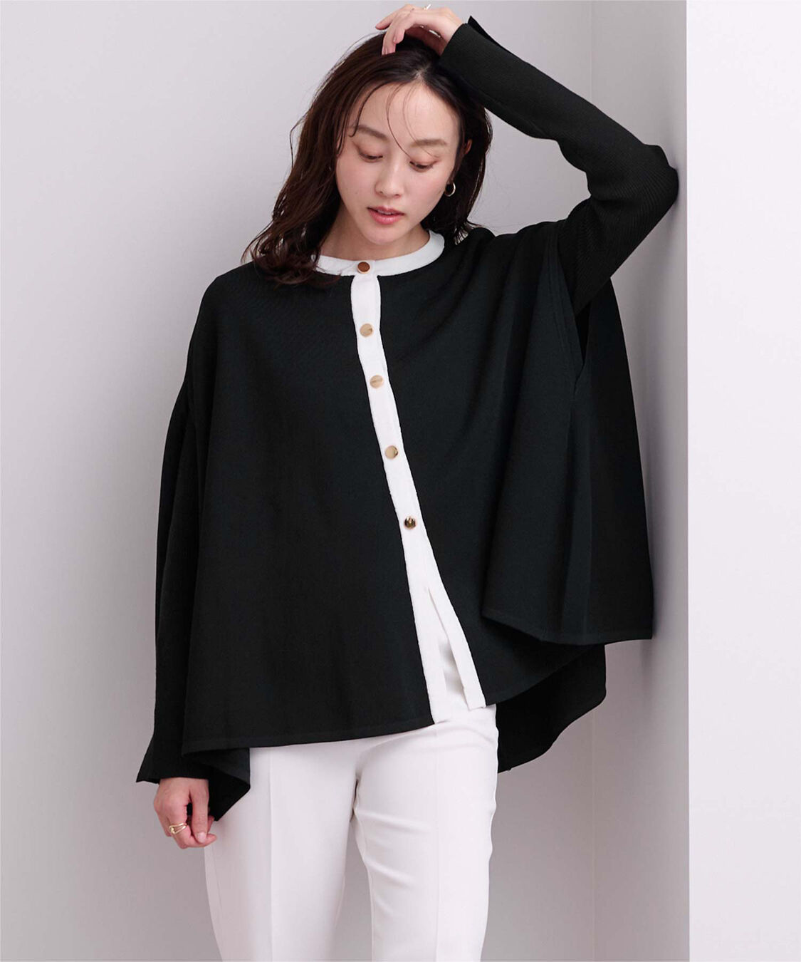 ur's「ゴールド釦ケープニットカーディガン」|カーディガン|