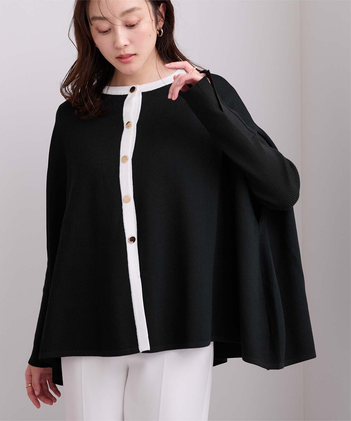 ur's「ゴールド釦ケープニットカーディガン」|カーディガン|