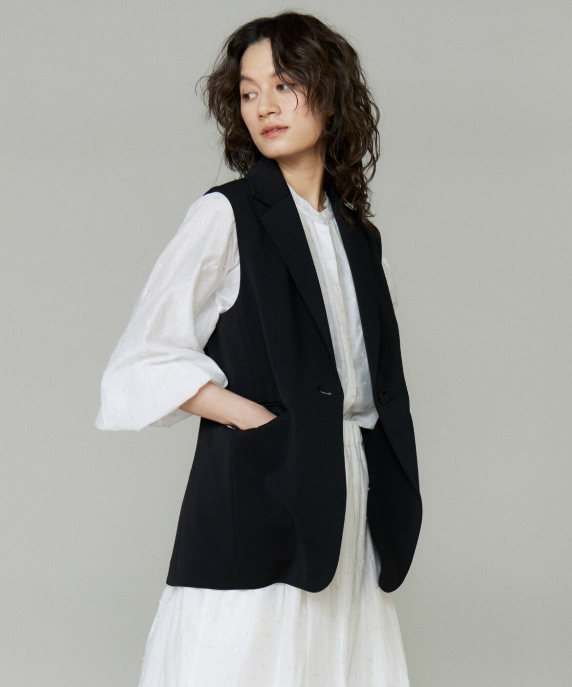 INED「テーラードジレ」|ダウンベスト・ベスト|ブラック