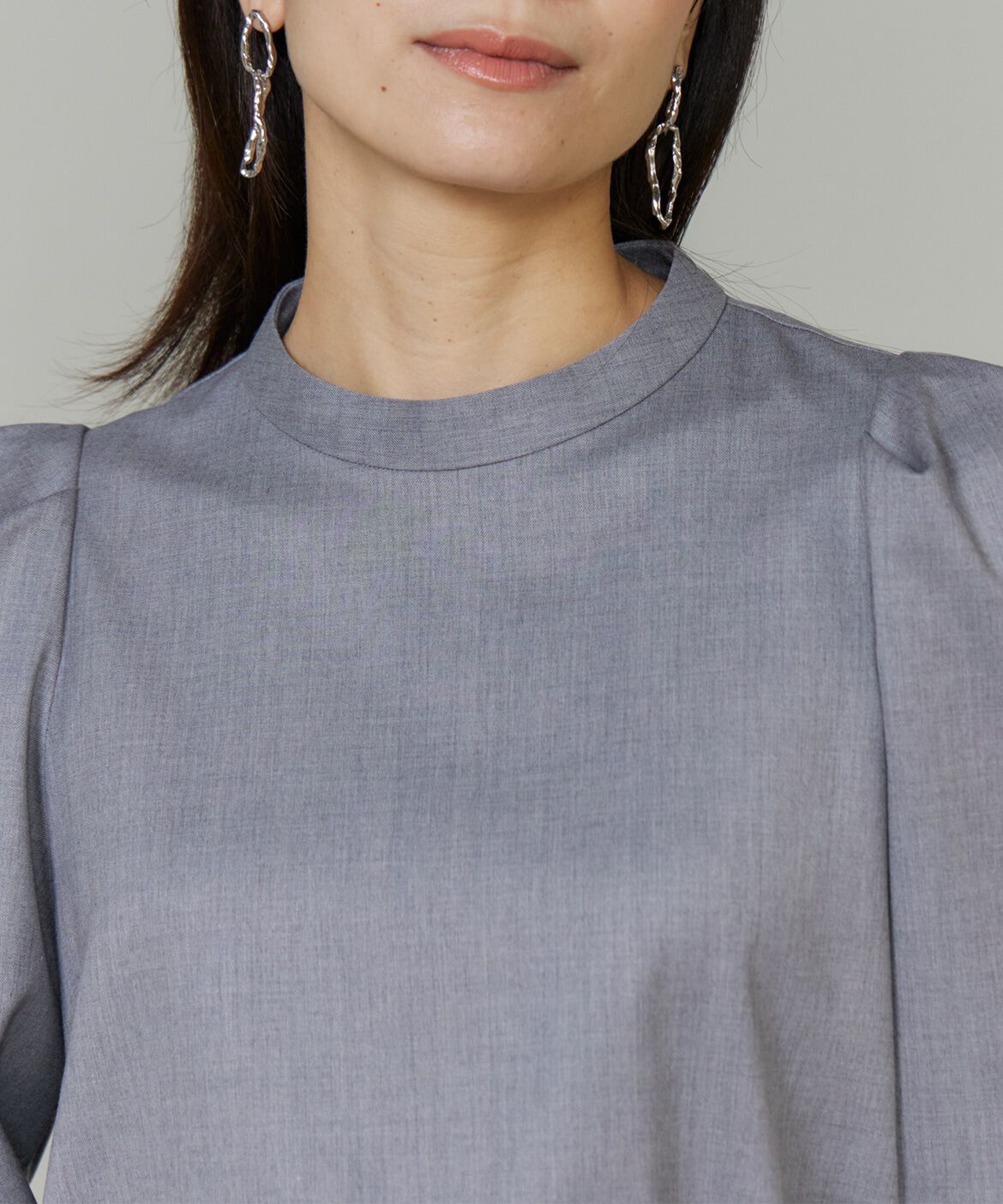 INED「《大きいサイズ》盛り袖ブラウス《三尋木奈保コラボ・Oggi12月号掲載》」|シャツ・ブラウス|