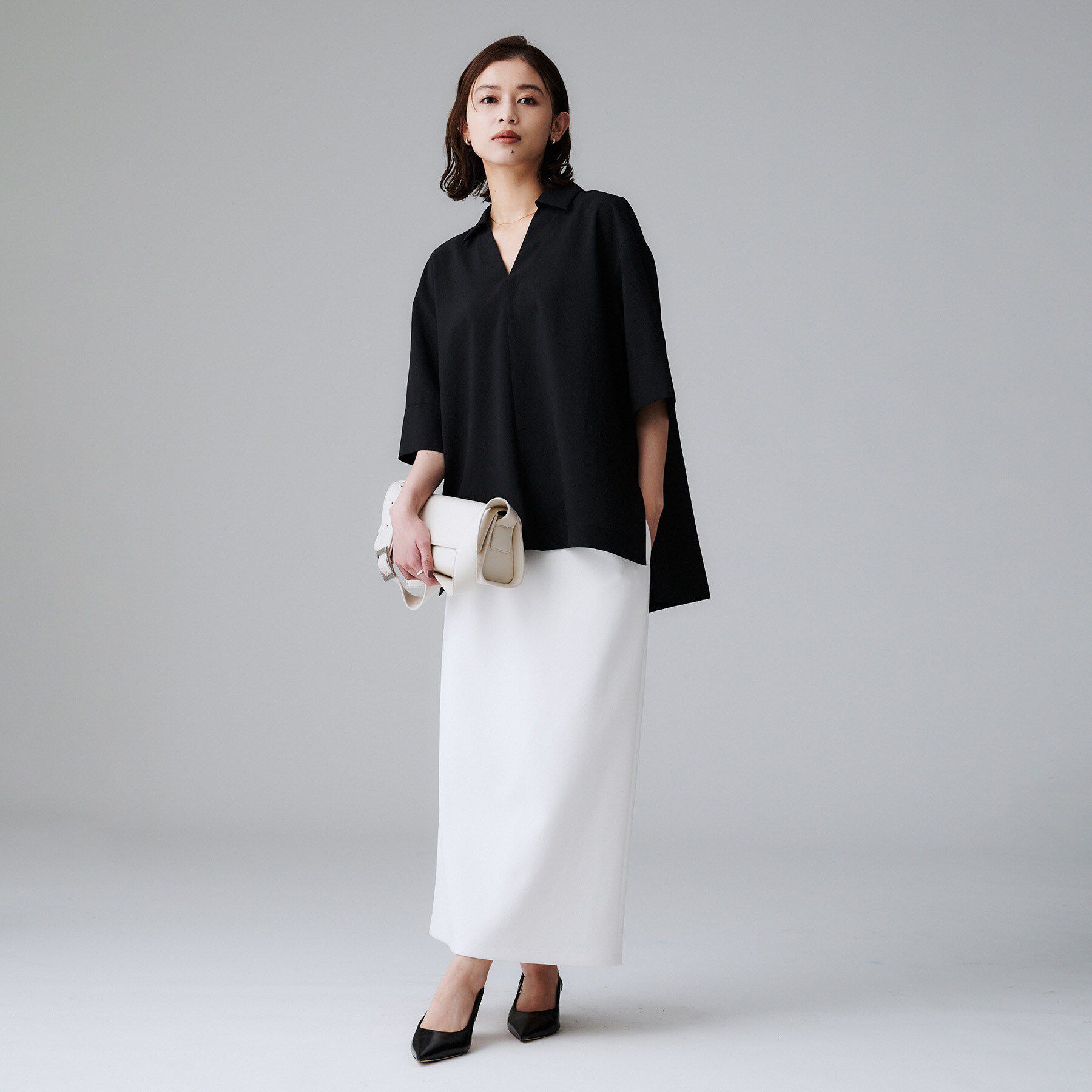 UNTITLED「【UVカット/接触冷感/吸水速乾/ゆったり】V開きネックシャツ」|シャツ・ブラウス|