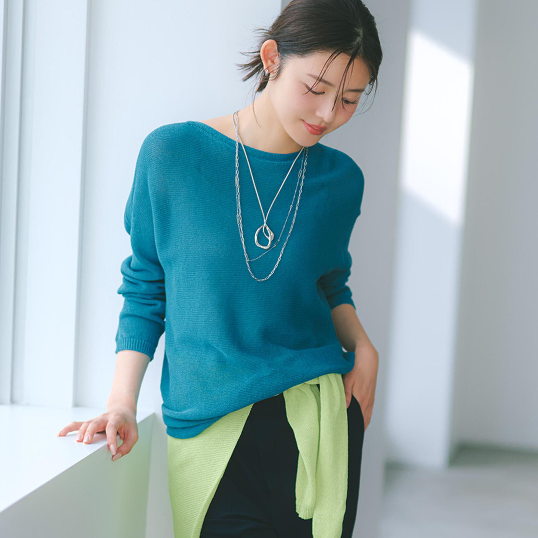 UNTITLED「【古畑星夏さん着用/8色展開/程よい透け感】ドライタッチボートネックニット」|ニット・セーター|ブルーグリーン(09
