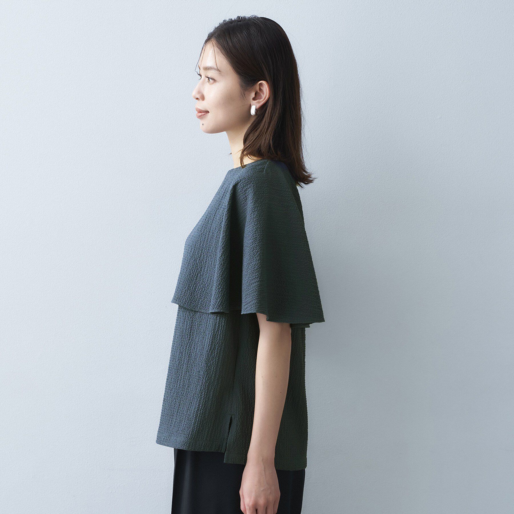 UNTITLED「【洗える/ストレッチ性/フェミニン】ケープデザインブラウス」|シャツ・ブラウス|