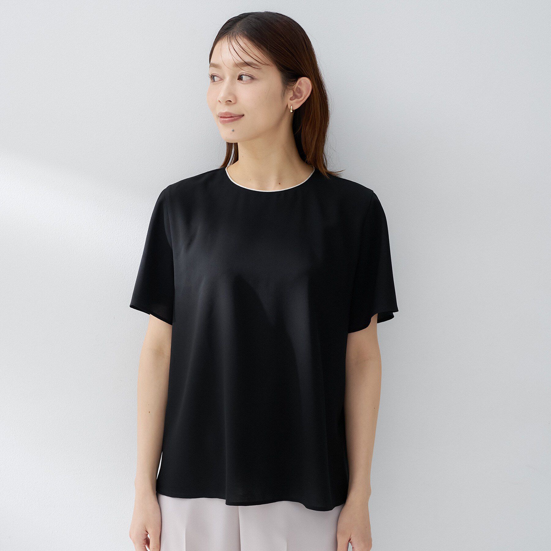 UNTITLED「【洗える/ジャケットインナー】シルキータッチTブラウス」|シャツ・ブラウス|