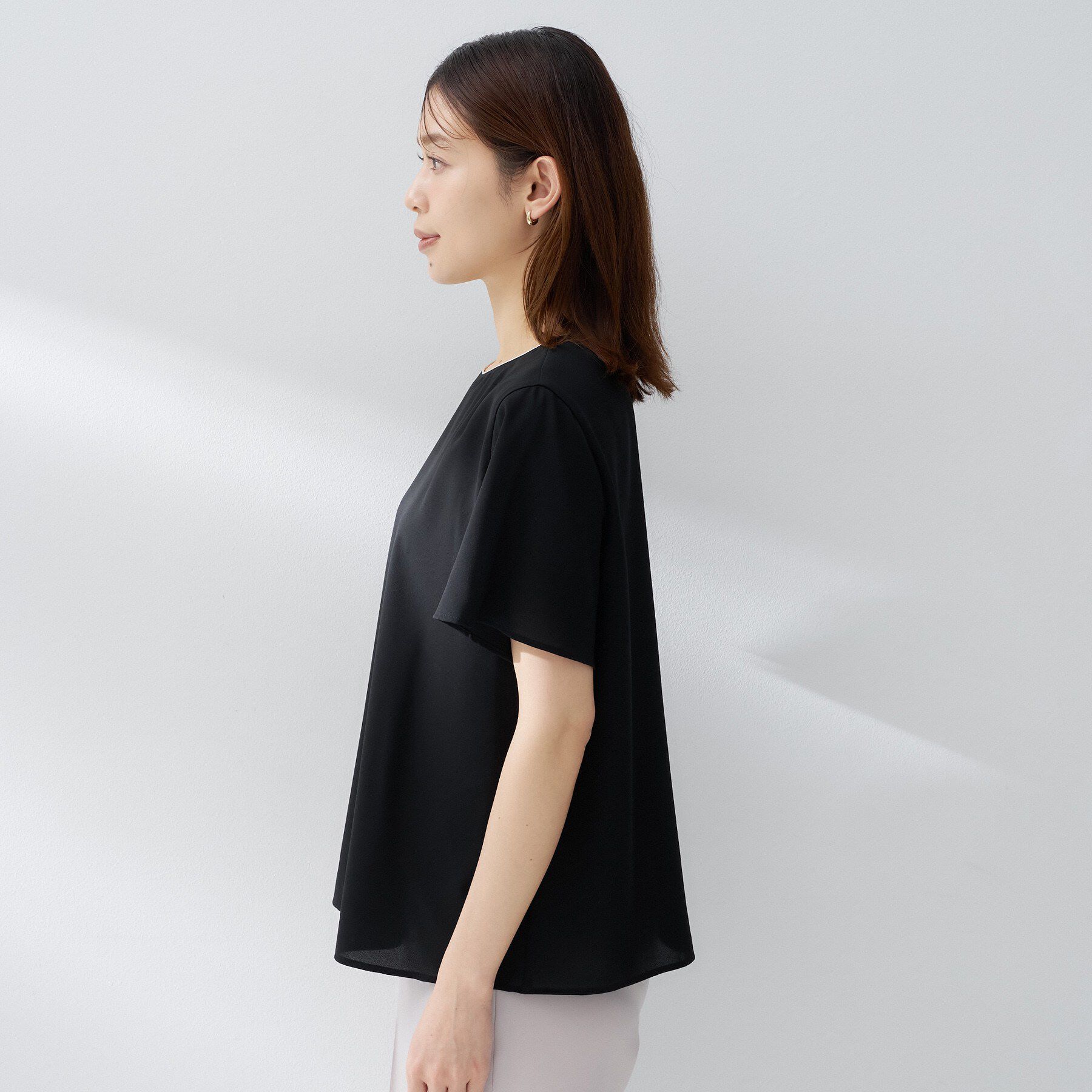 UNTITLED「【洗える/ジャケットインナー】シルキータッチTブラウス」|シャツ・ブラウス|