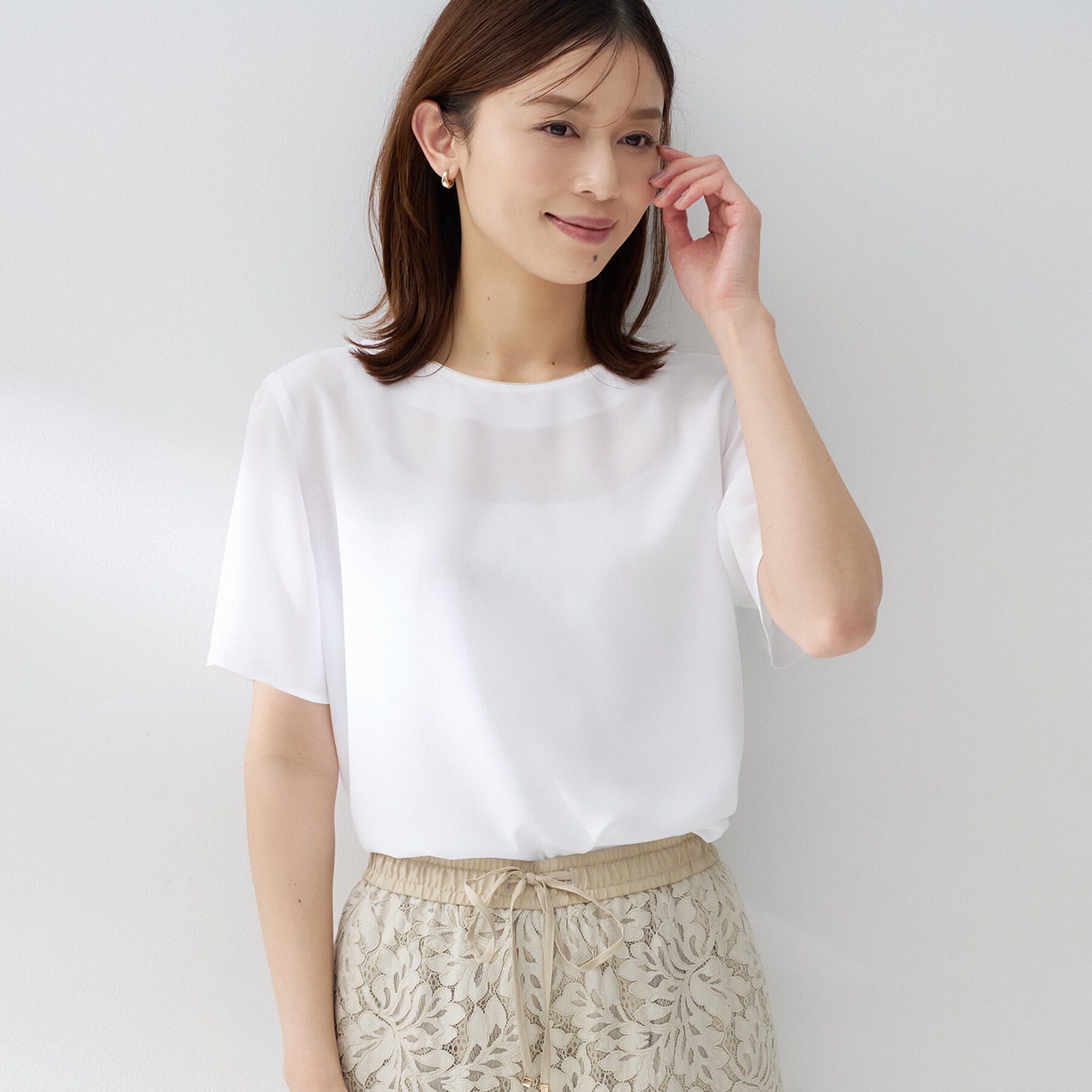 UNTITLED「【洗える/ジャケットインナー】シルキータッチTブラウス」|シャツ・ブラウス|