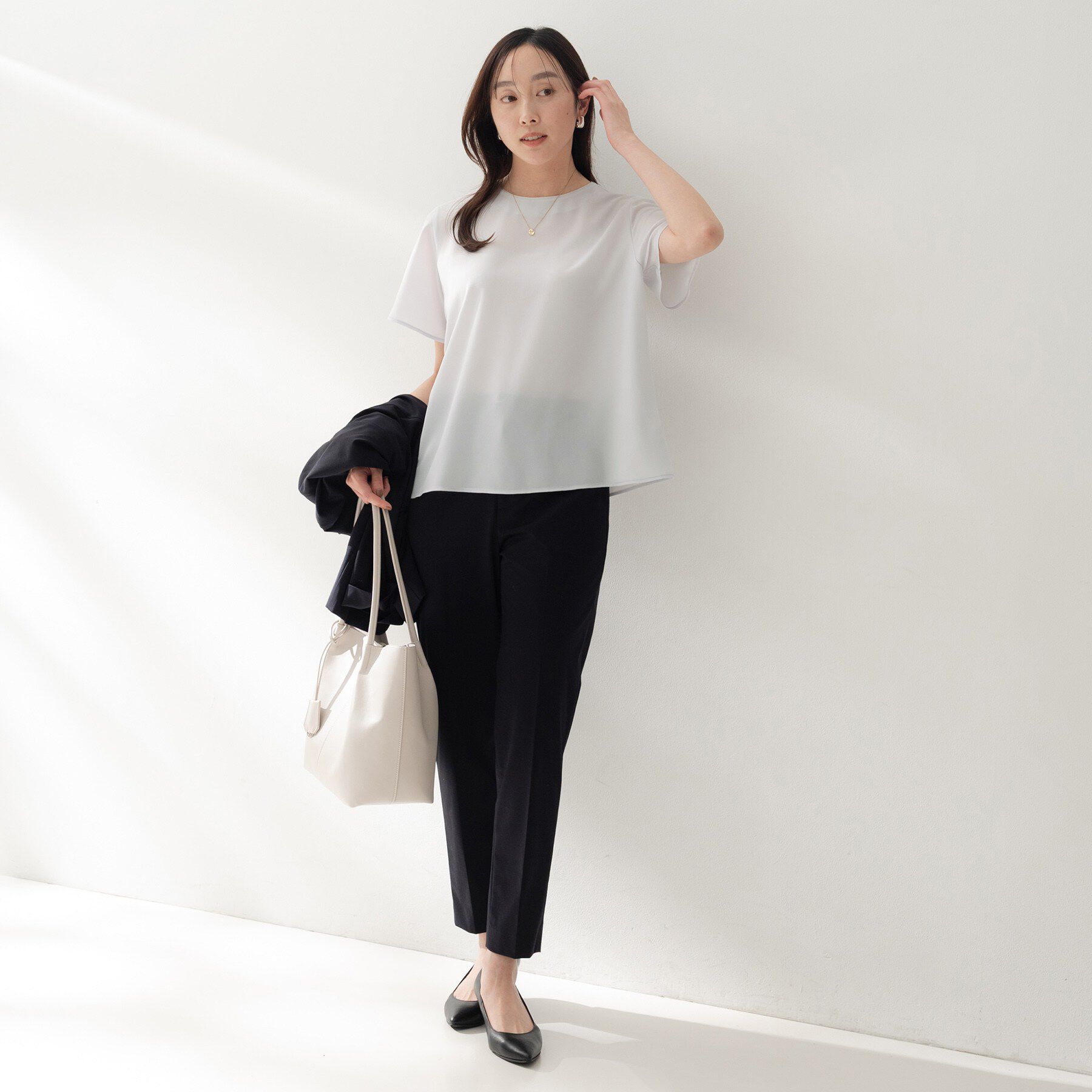 UNTITLED「【洗える/ジャケットインナー】シルキータッチTブラウス」|シャツ・ブラウス|