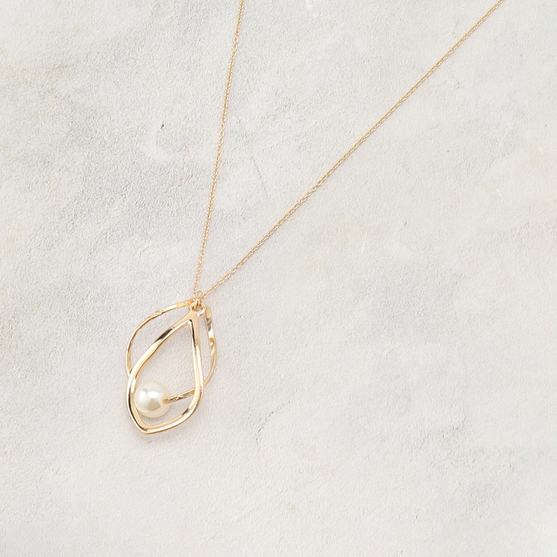 grove「ツイストデザインパール調ネックレス」|ネックレス|ゴールド(007)