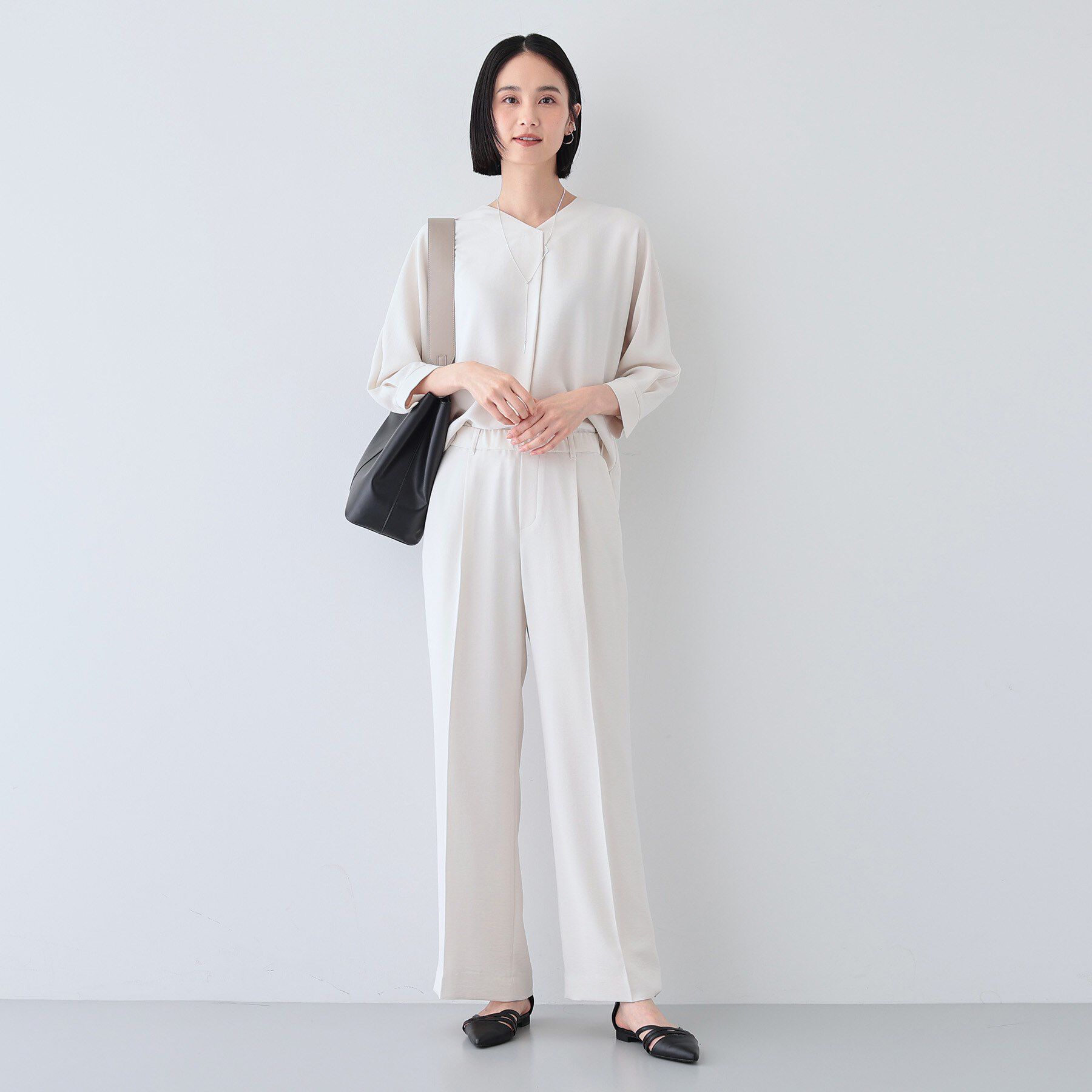 INDIVI「【着る日傘/遮熱/UVケア】Vネックドルマンスリーブブラウス」|シャツ・ブラウス|