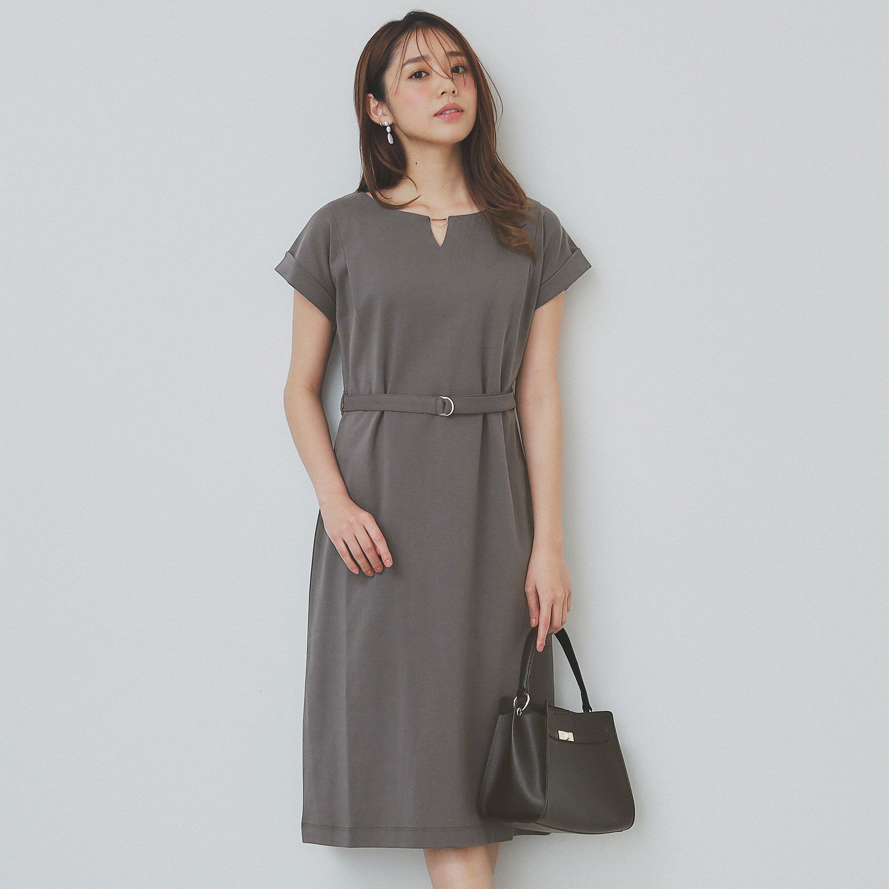 index「《5色展開/XS-3Lサイズ》Iラインシルエットワンピース【UV/接触冷感/洗濯機洗い可】」|ワンピース|チャコールグレー(0