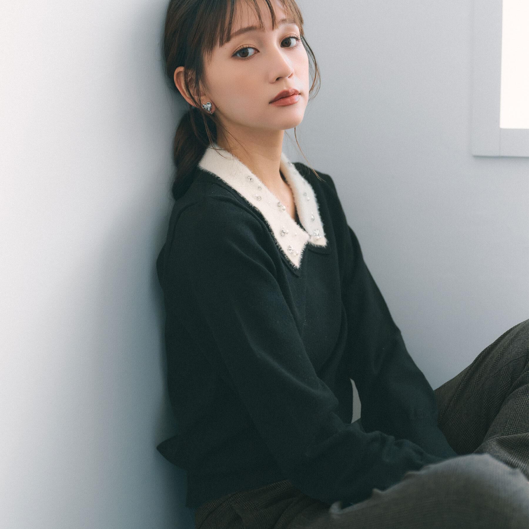 index「ダブルビジューフェザー衿付きニット【洗濯機OK】」|ニット・セーター|