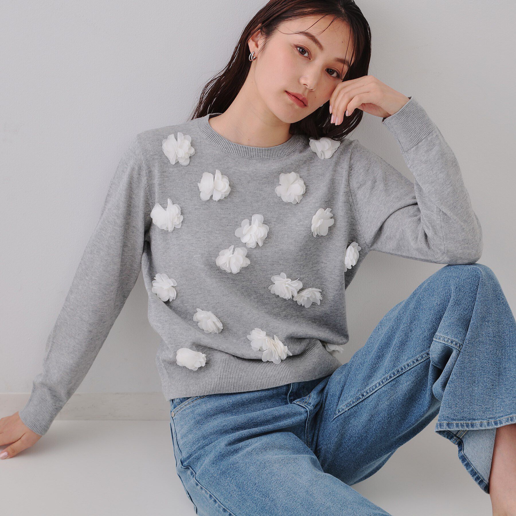 OPAQUE.CLIP「フラワーモチーフニット【洗濯機洗い可】」|ニット・セーター|グレー(012)