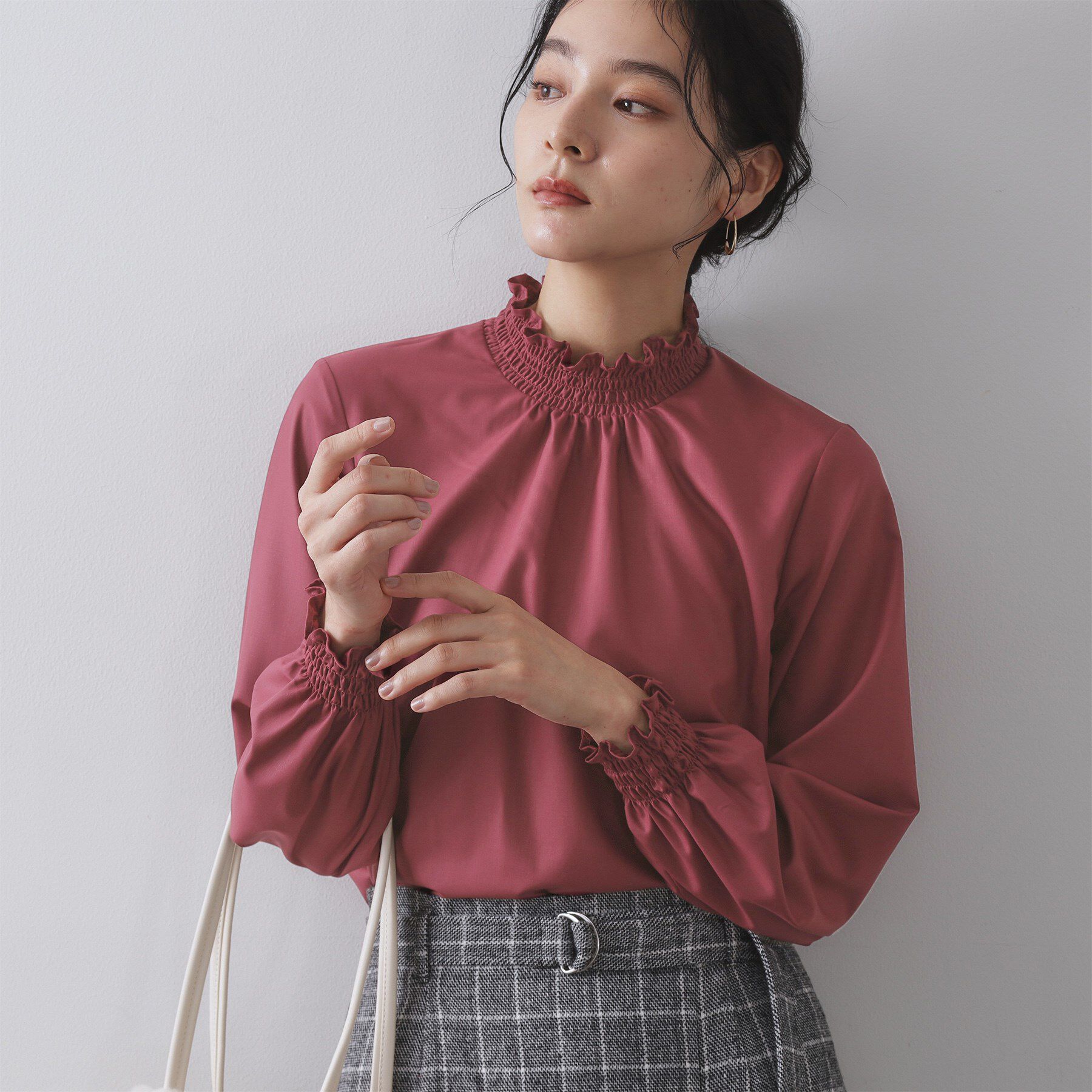OPAQUE.CLIP「シャーリングハイネックブラウス【洗濯機OK】」|シャツ・ブラウス|ボルドー(064)