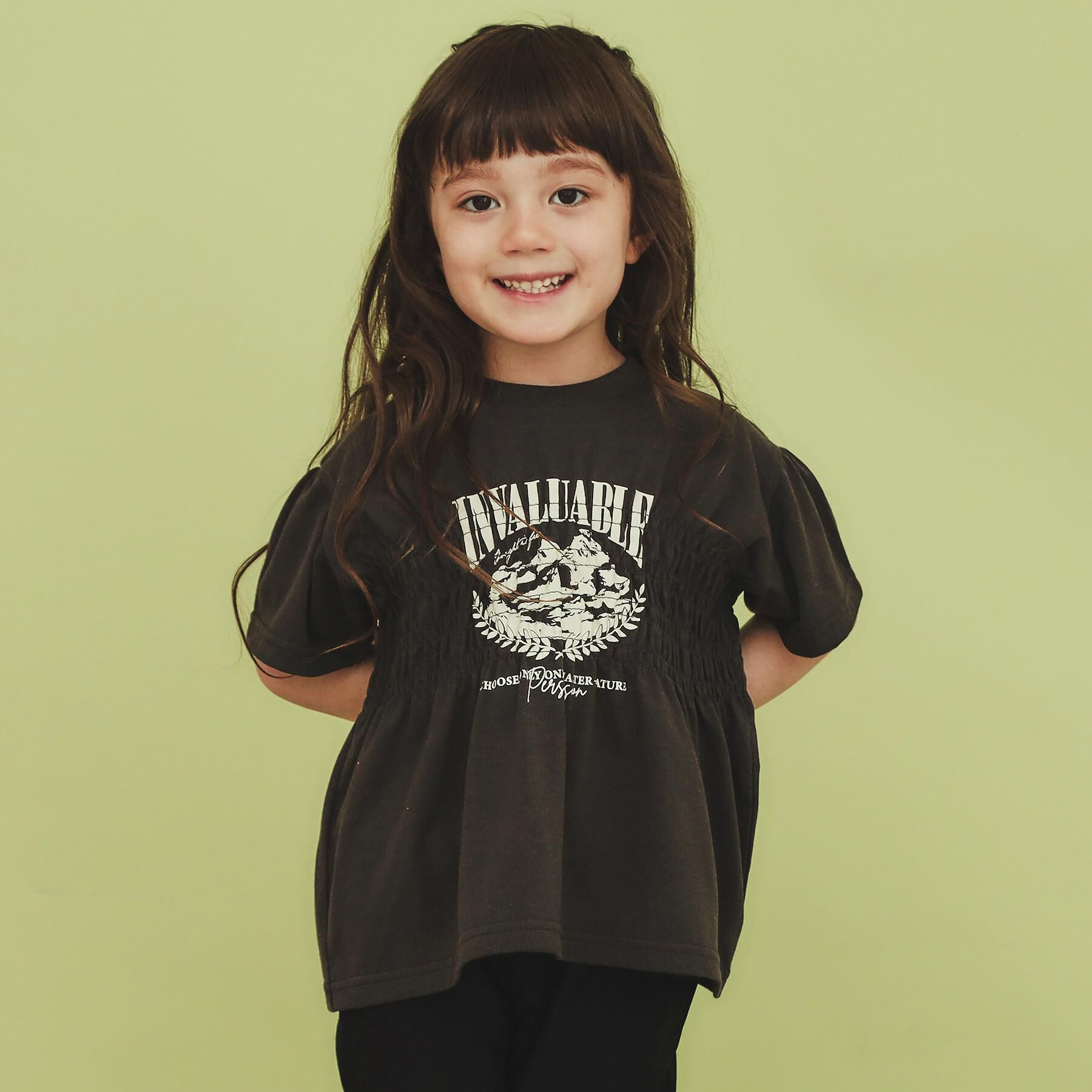 THE SHOP TK「【110-150】シャーリングロゴTシャツ/ママとおそろい・洗濯機OK」|Tシャツ・カットソー|