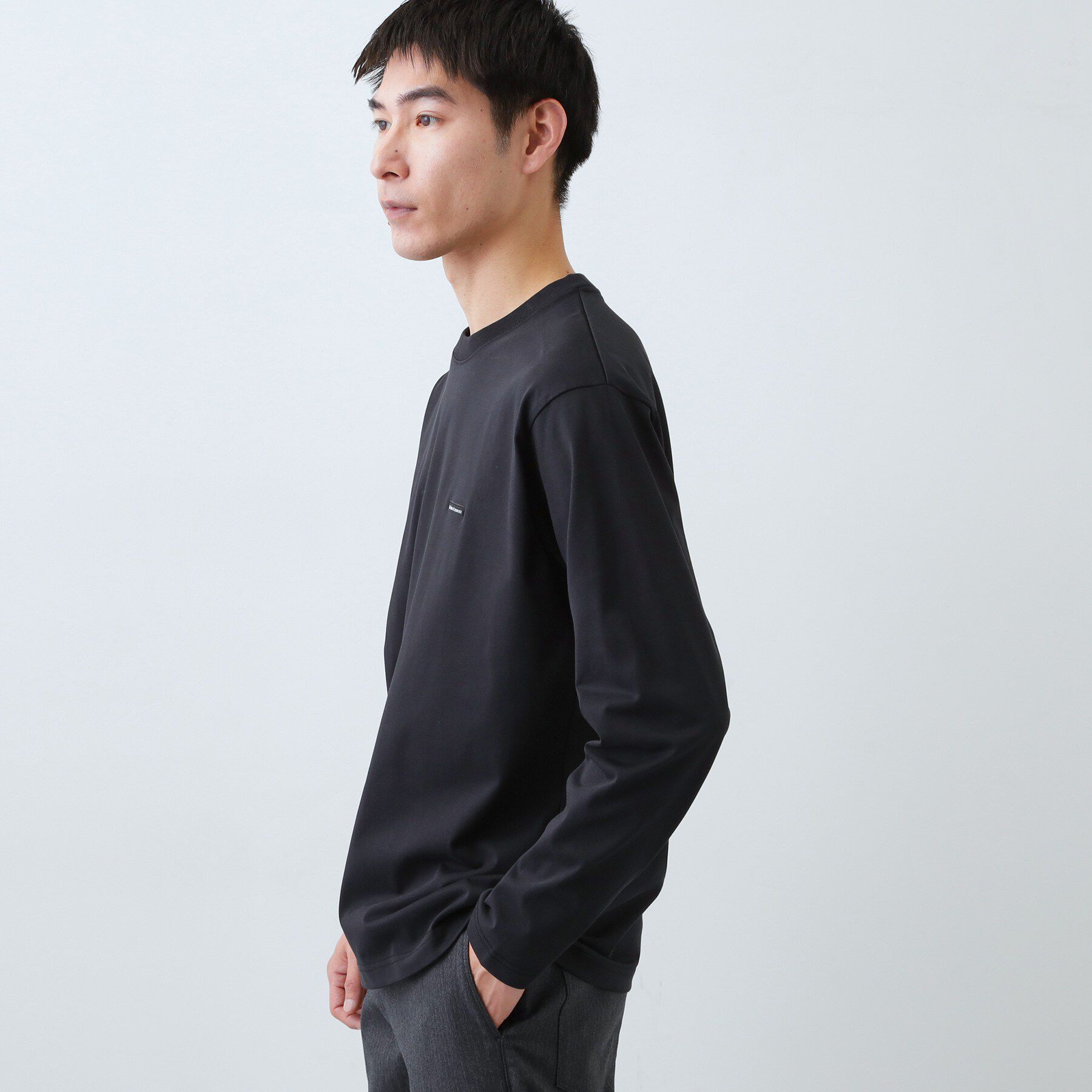 THE SHOP TK「【スタイルを選ばず着られる】ワンポイント 長袖Tシャツ 洗濯機OK/UVカット/毛玉になりにくい」|Tシャツ・カットソー|