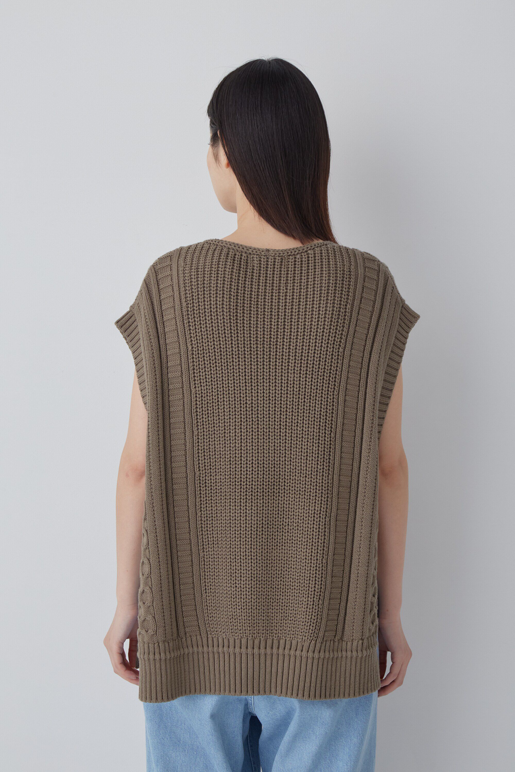  「◆ケーブル編みニットベスト」|ニット・セーター|