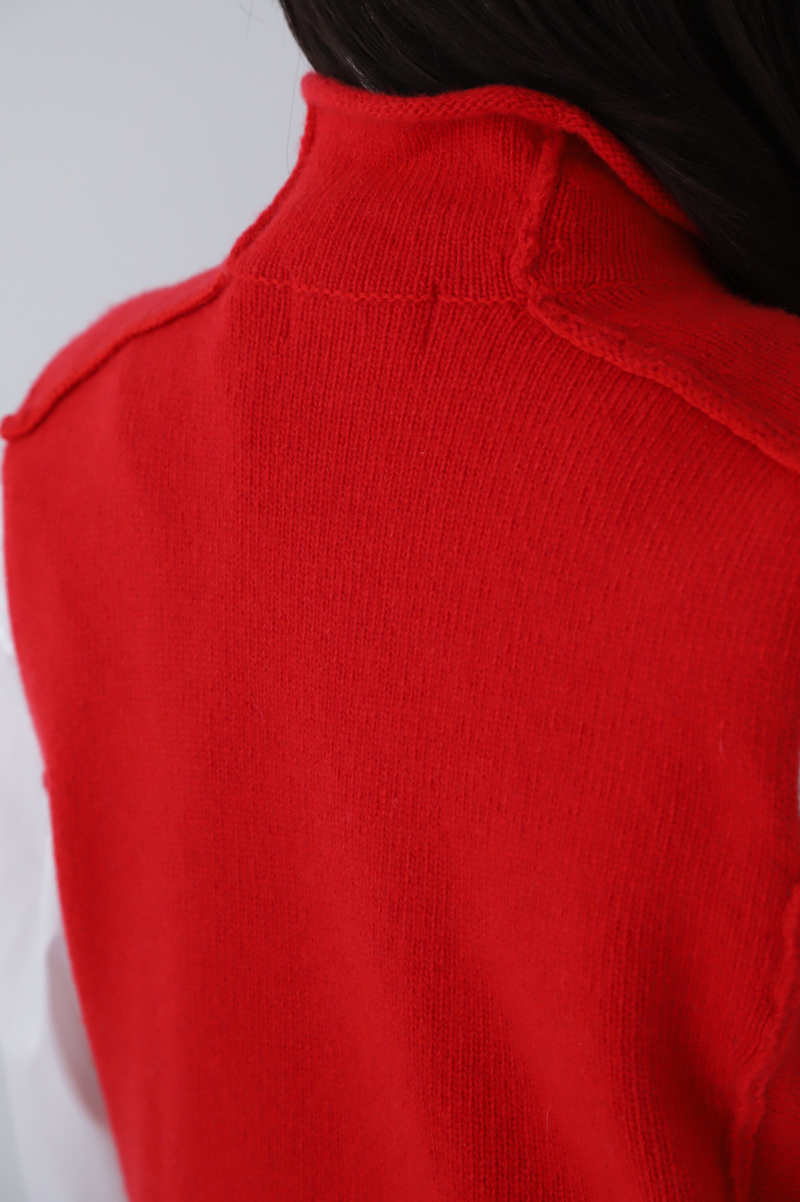  「◆アウトリンキングハイネックベスト」|ニット・セーター|