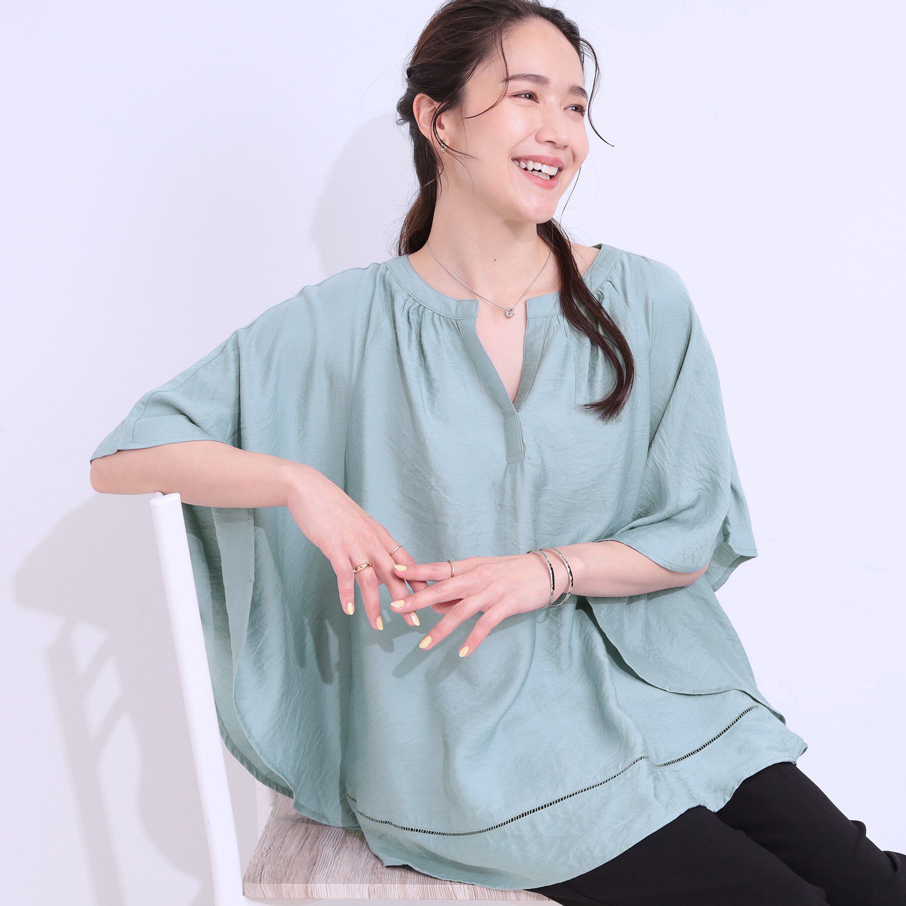 SHOO･LA･RUE「【洗える/ひんやり】涼しく体型カバー お袖フレア ドレープブラウス」|シャツ・ブラウス|ミントグリーン(02