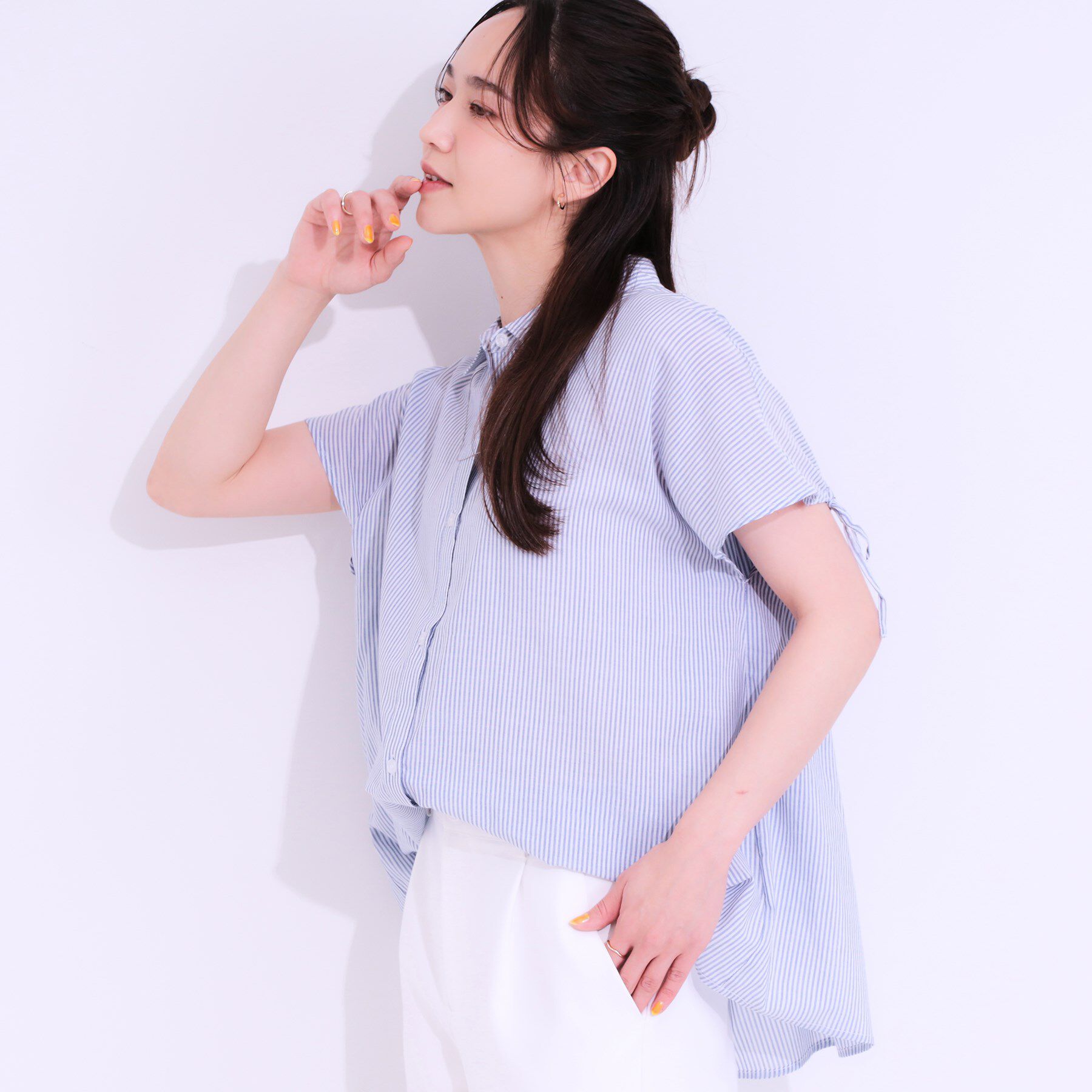 SHOO･LA･RUE「【S-LL/ひんやり】後ろ姿も抜かりなく インせず着られる バックギャザーシャツ」|シャツ・ブラウス|ブルー(393)