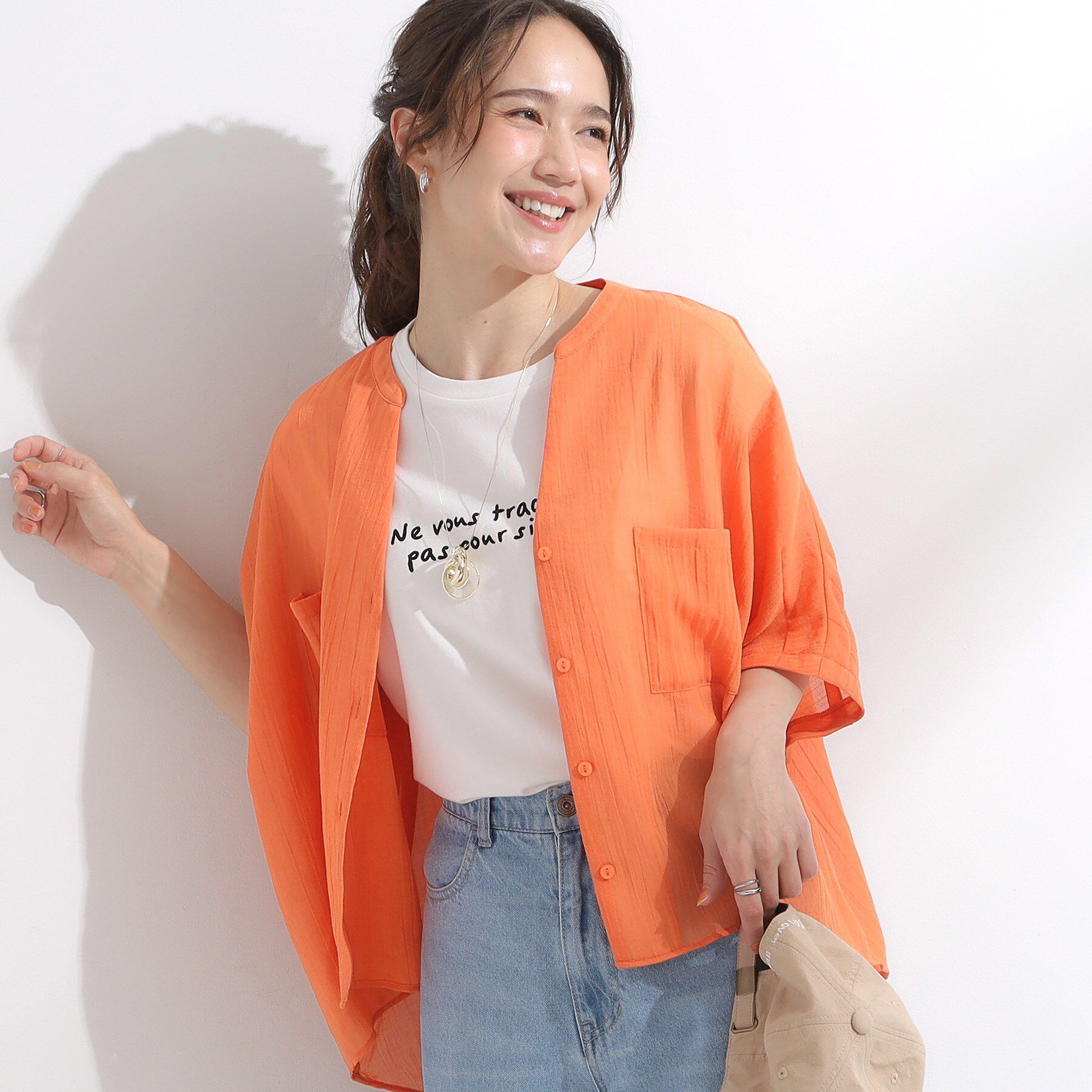 SHOO･LA･RUE「程よいシアー感 ポケットドルマン5分袖シャツ」|シャツ・ブラウス|オレンジ(067)