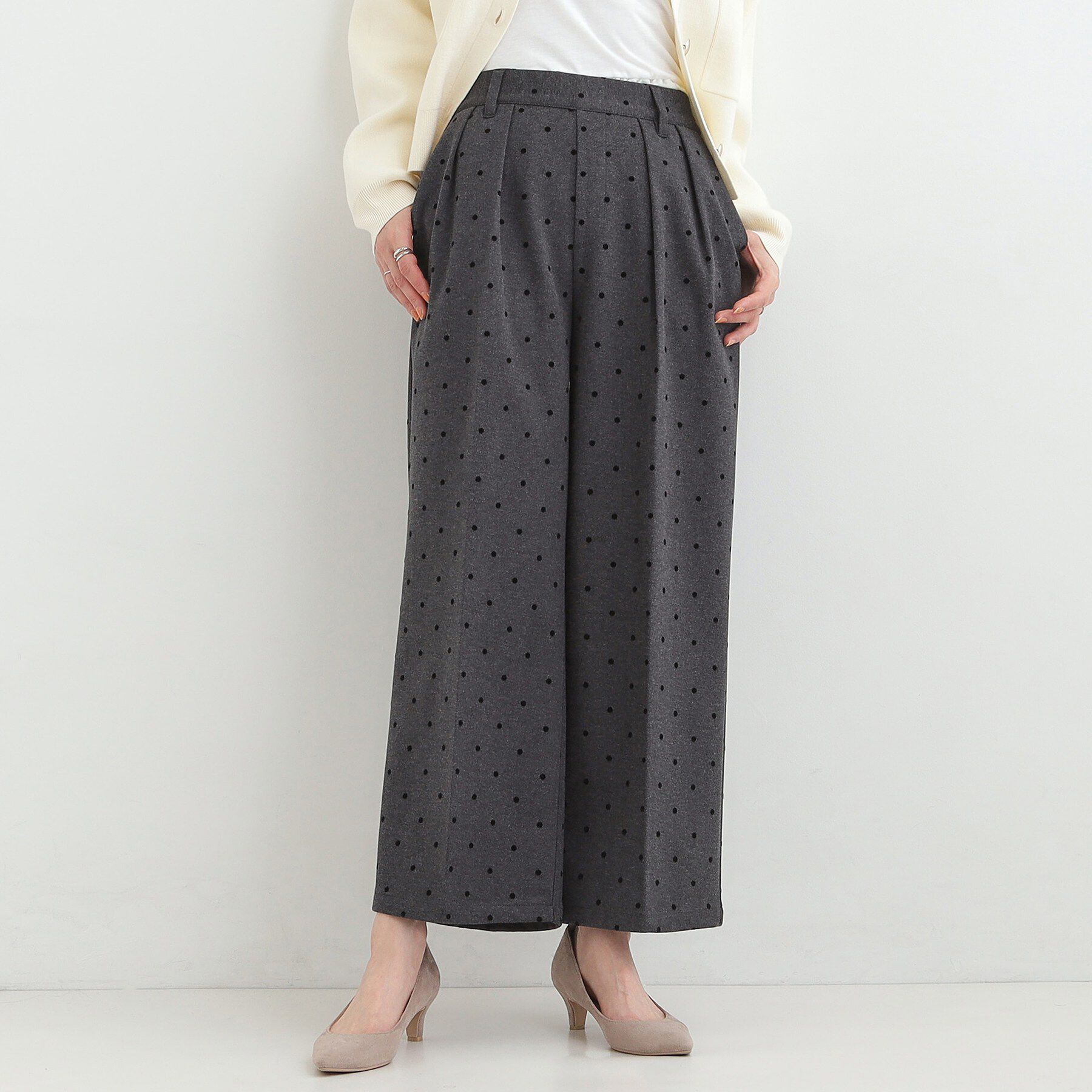 SHOO･LA･RUE「【S-LL】きれい見えも叶う フロッキードットワイドパンツ」|その他|チャコールグレー(6