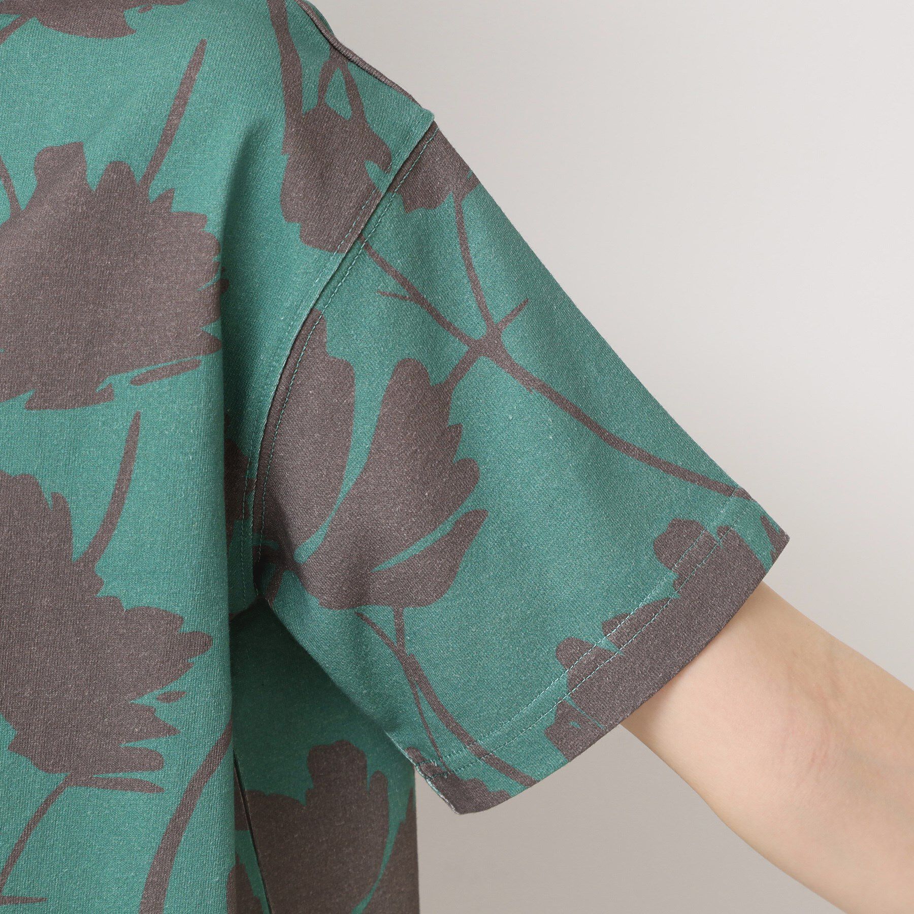 Dessin「【リンクコーデ・洗える】フラワープリントTシャツ」|Tシャツ・カットソー|