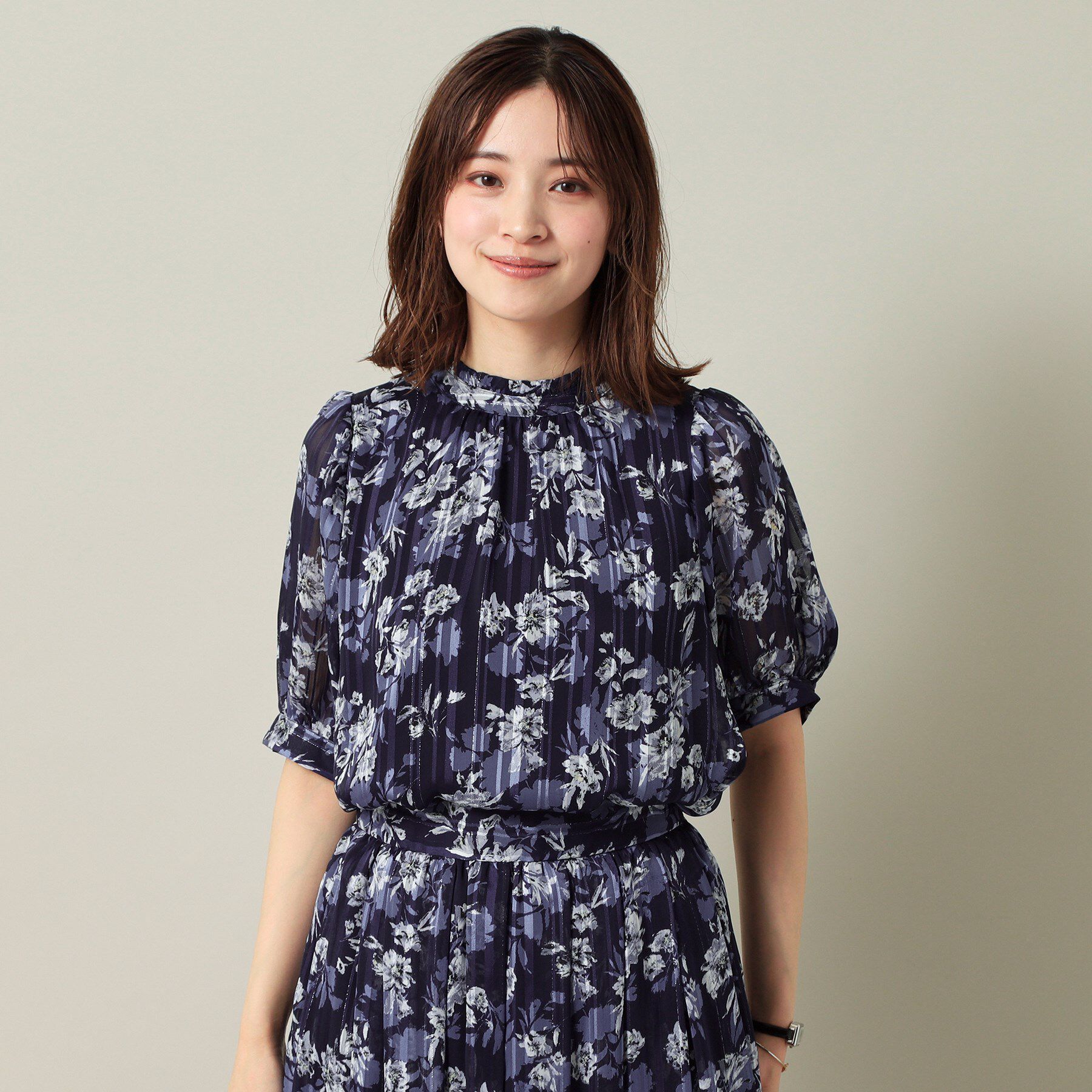 ITS&rsquo;DEMO「【手洗い可／M・Lサイズ展開】ラメストライプ花柄5分袖ブラウス」|シャツ・ブラウス|