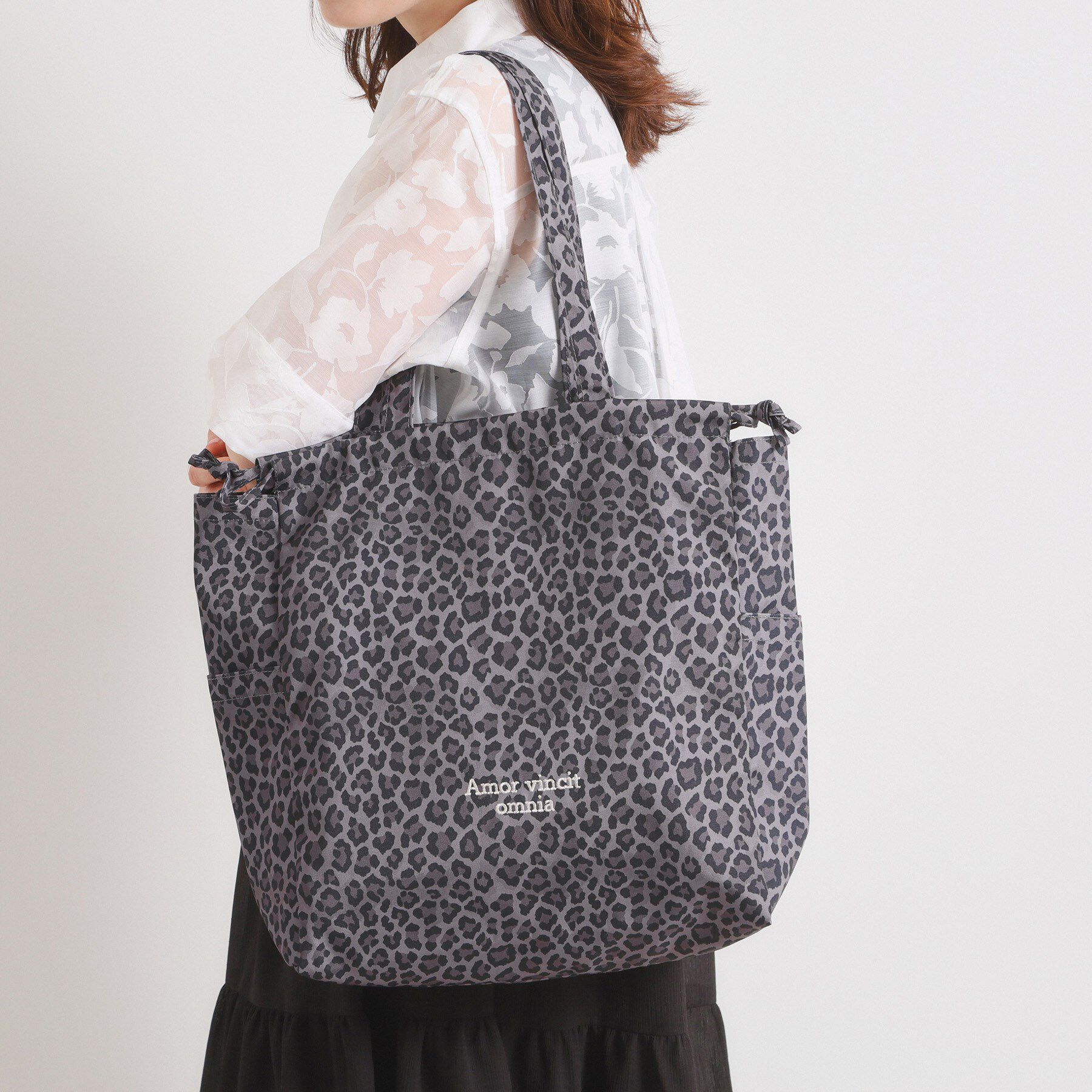 ITS&rsquo;DEMO「【A4対応】アニマルプリントトート」|トートバッグ|グレー(112)