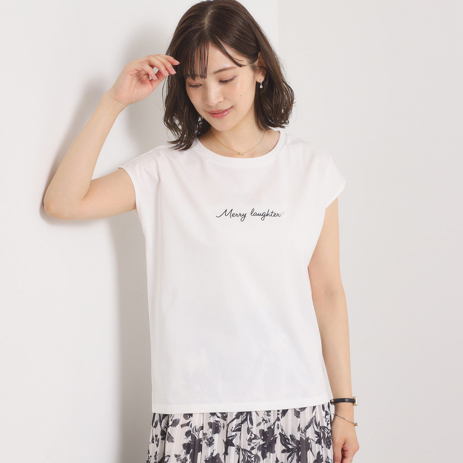 ITS&rsquo;DEMO「【接触冷感／洗濯機OK】刺繍&times;パール調ロゴフレンチT」|Tシャツ・カットソー|