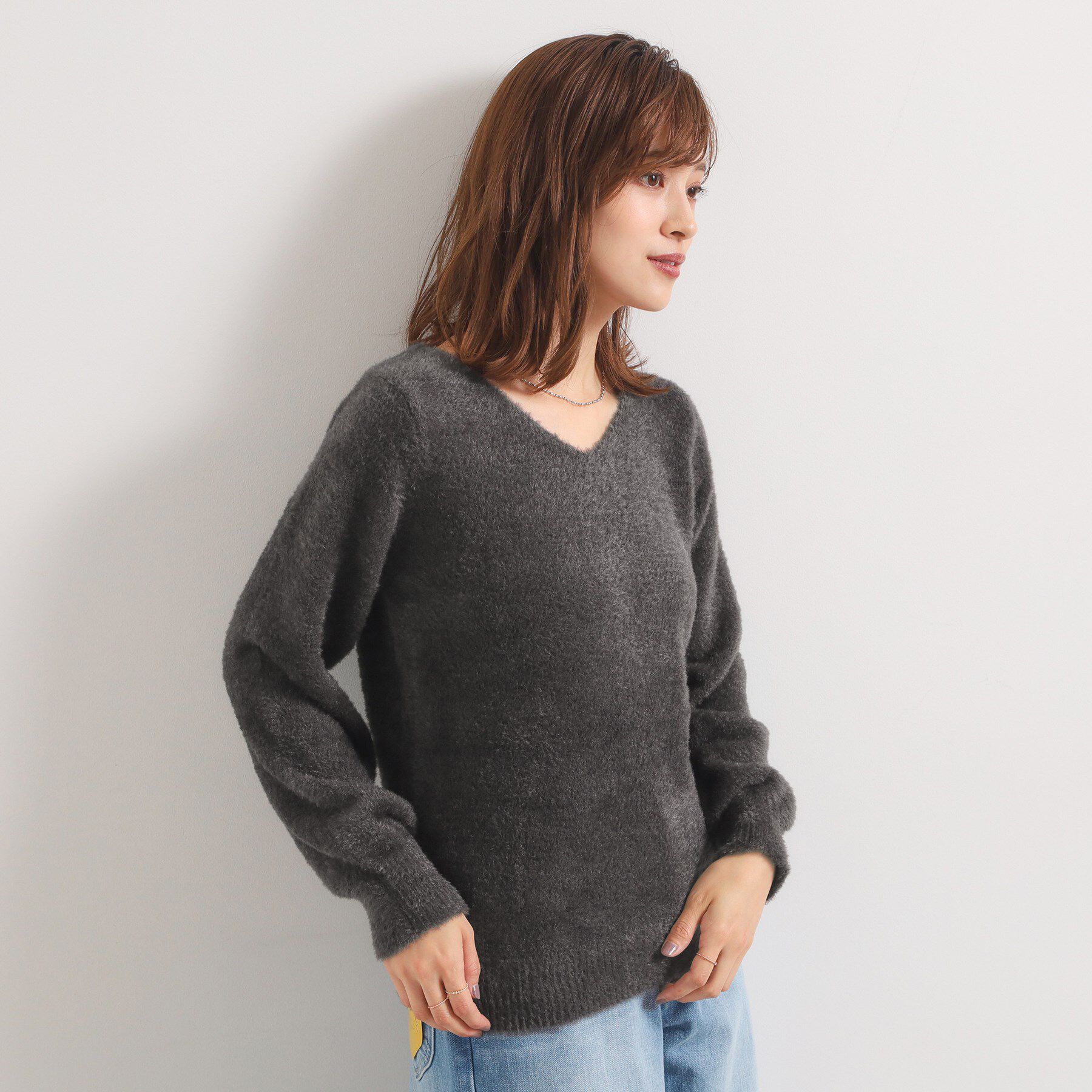 ITS&rsquo;DEMO「【手洗い可】フェザーヤーンVネックニット」|ニット・セーター|チャコールグレー(0