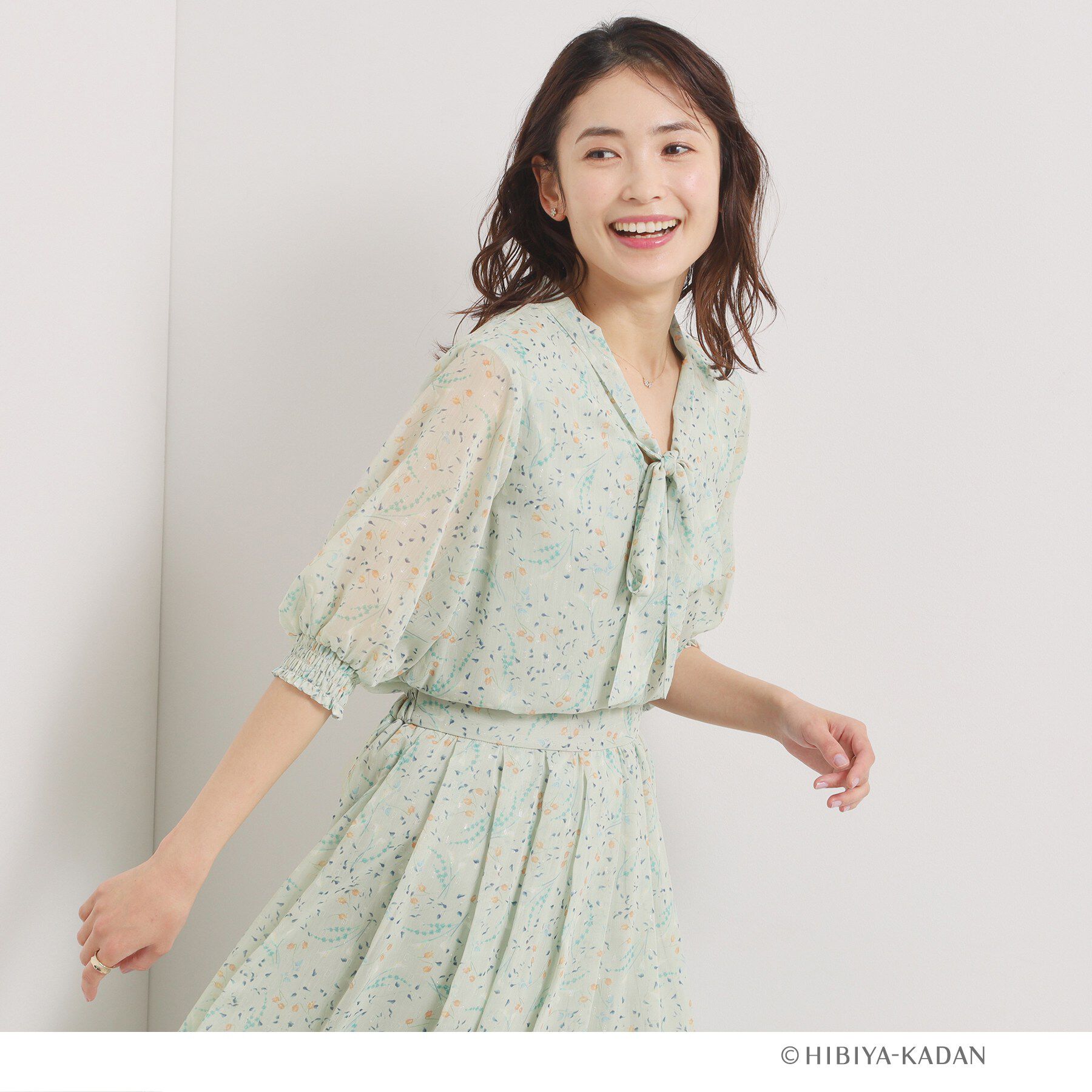 ITS&rsquo;DEMO「【ITS&rsquo;DEMO &times; HIBIYA－KADAN】ドビーリボンブラウス」|シャツ・ブラウス|