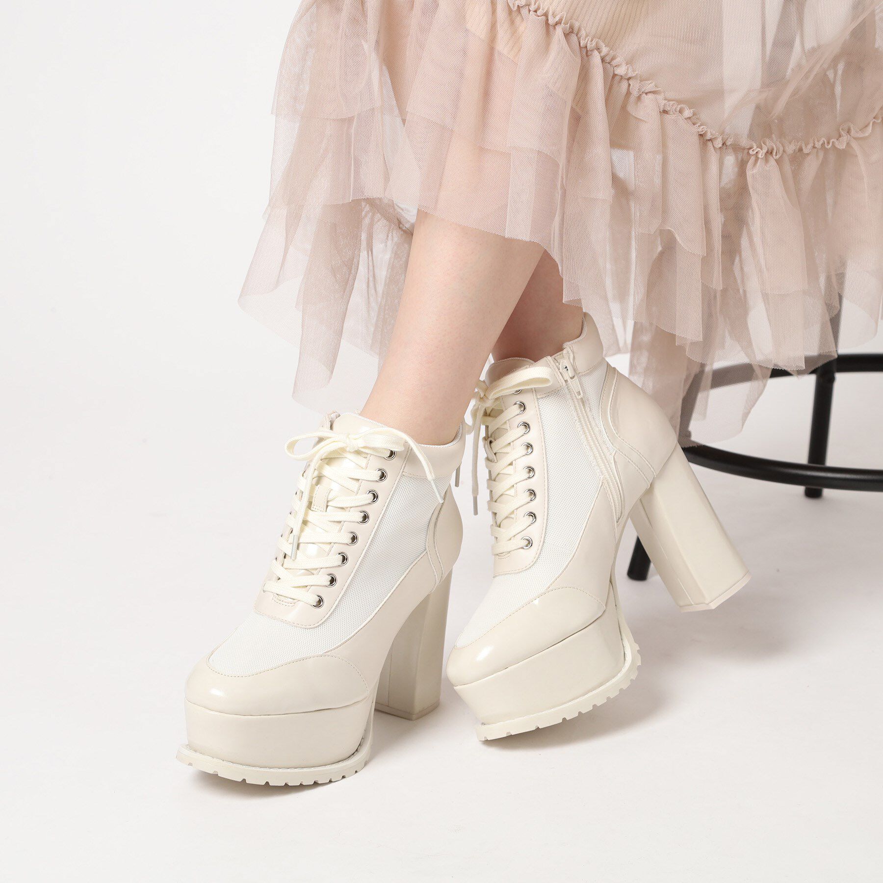 ESPERANZA「【ラク盛り／ショートブーツ】リピーター続出／脚長美脚　厚底メッシュスポーティーショートブーツ」|ショートブーツ|