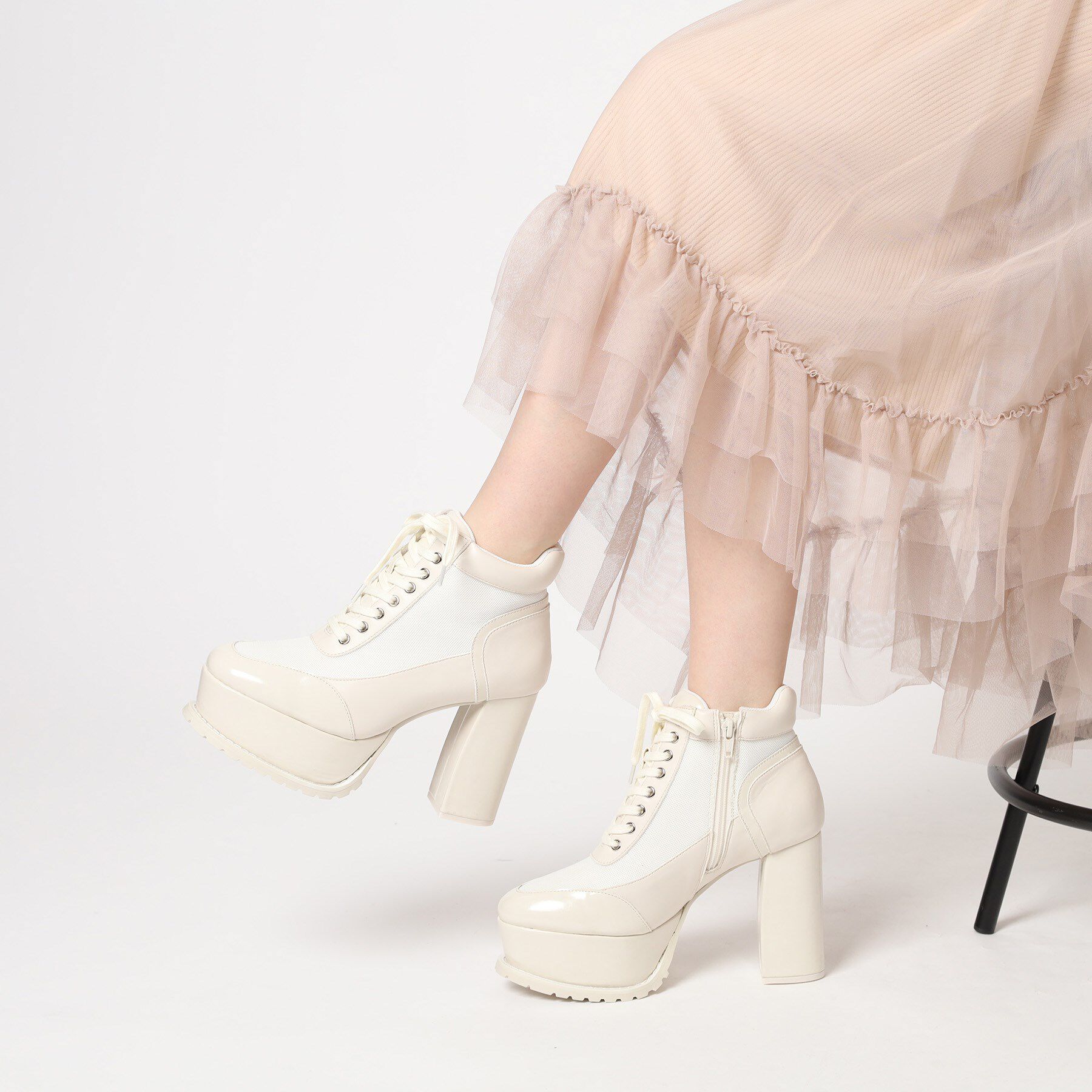 ESPERANZA「【ラク盛り／ショートブーツ】リピーター続出／脚長美脚　厚底メッシュスポーティーショートブーツ」|ショートブーツ|