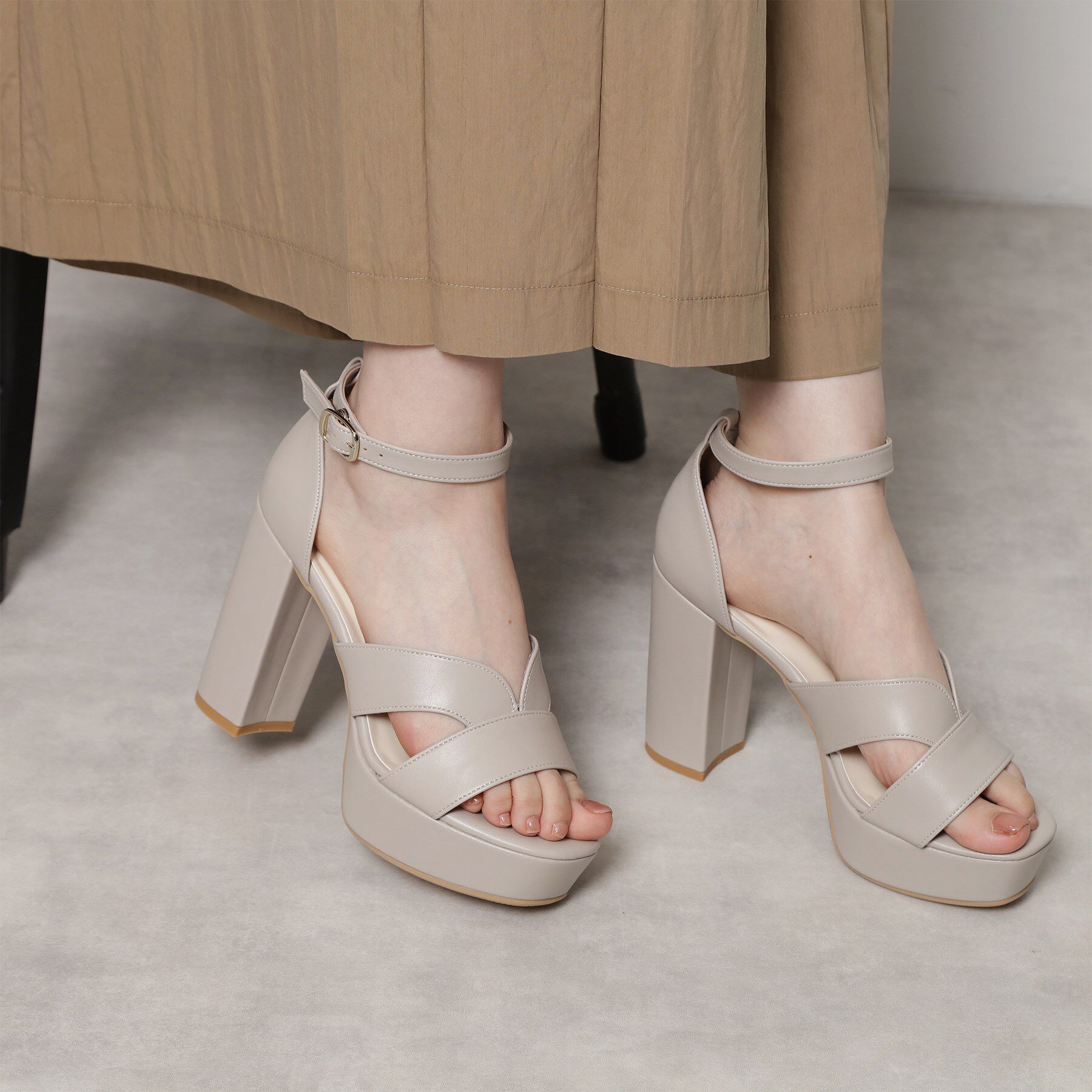 ESPERANZA「ネックベルトチャンキーヒールサンダル」|サンダル|