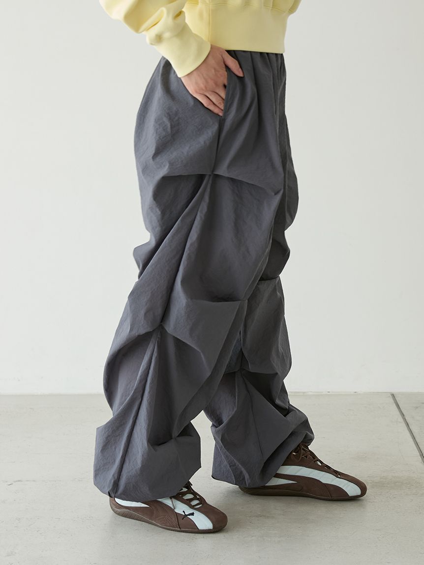 emmi atelier「ランダムタックナイロンワークパンツ」|チノ|