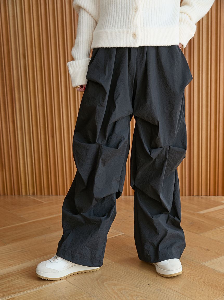 emmi atelier「ランダムタックナイロンワークパンツ」|チノ|