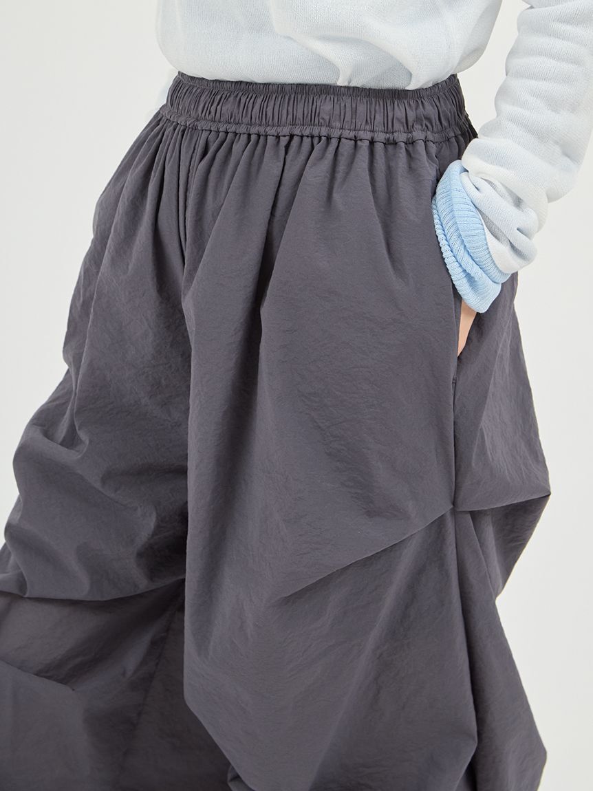 emmi atelier「ランダムタックナイロンワークパンツ」|チノ|