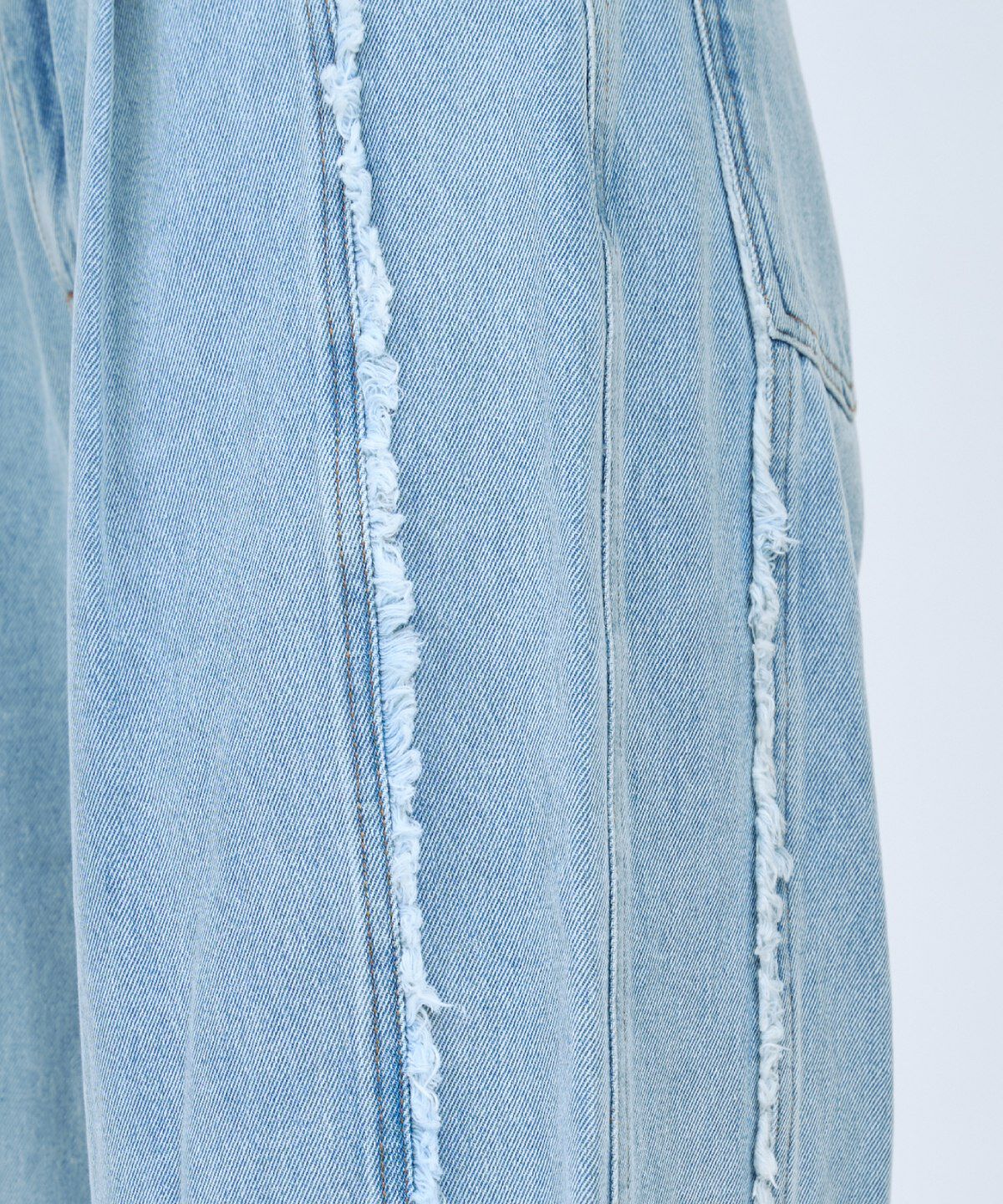 アンドクチュール「フリンジラインワイドデニムパンツ」|デニム|