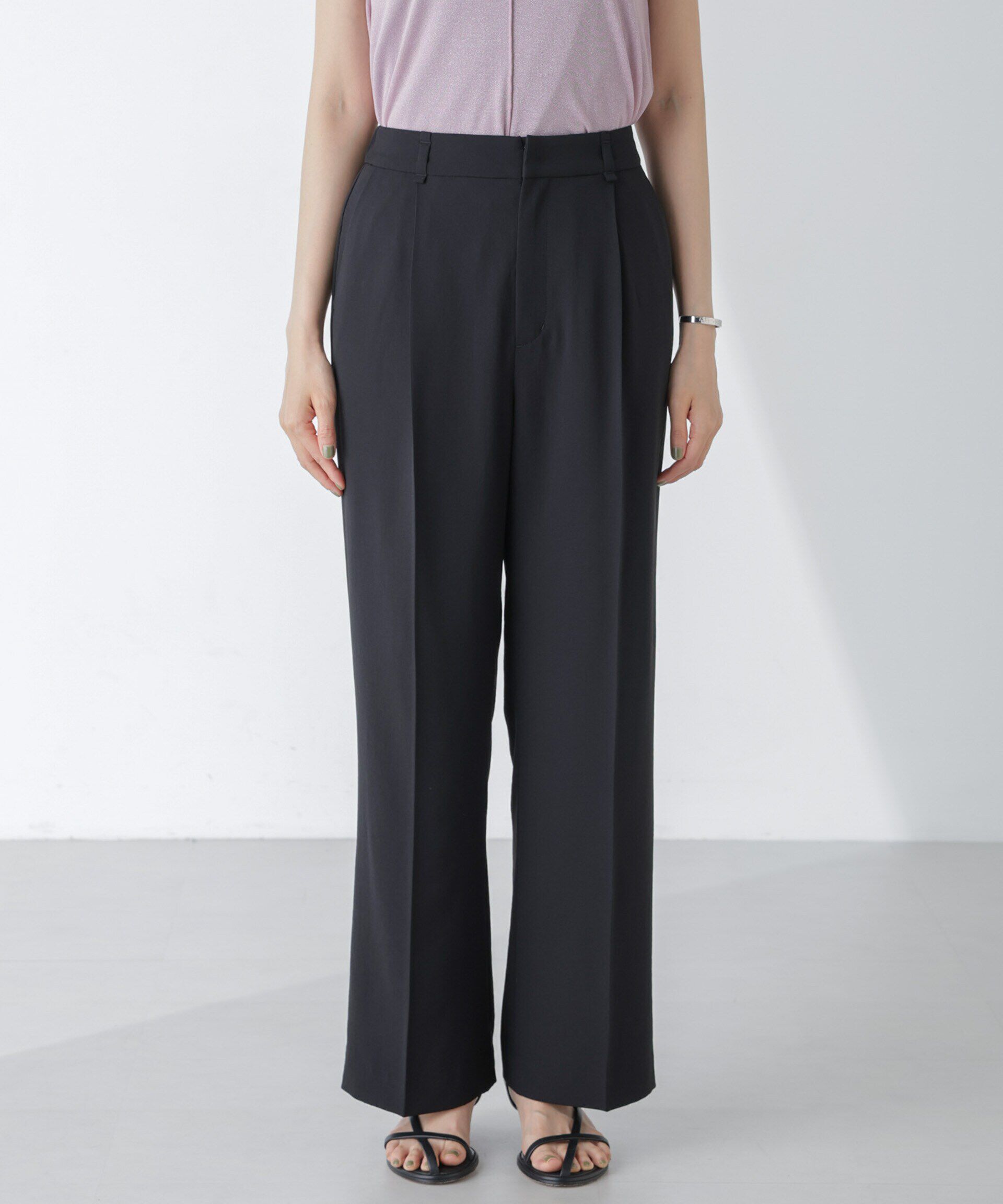 nano･universe「ｲｰｼﾞｰﾌｧﾝｸｼｮﾝ ｾﾝﾀｰﾌﾟﾚｽｾﾐﾜｲﾄﾞﾊﾟﾝﾂ(ｾｯ  」|チノ|